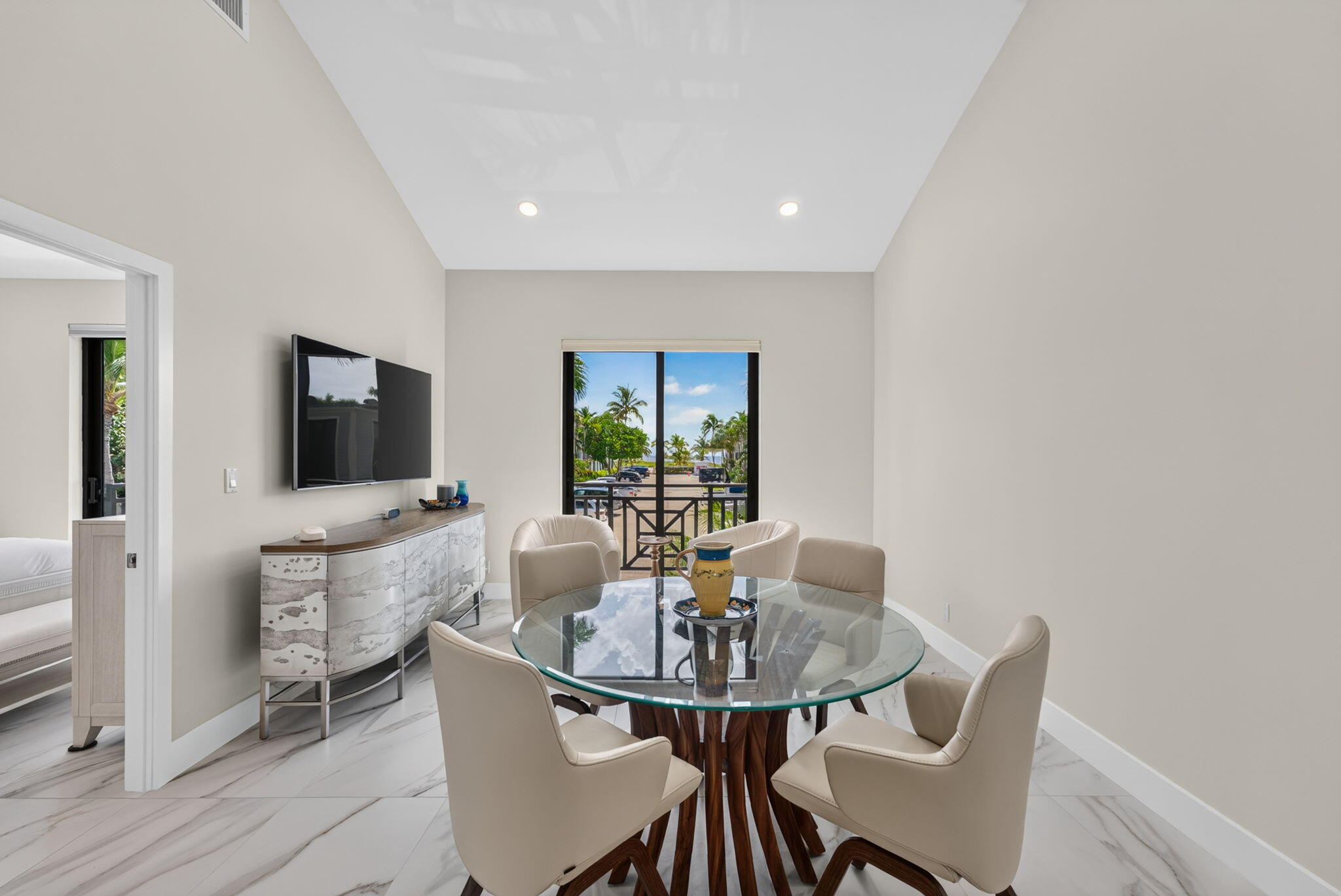 1555 S Ocean Lane 274 Property Photo 12