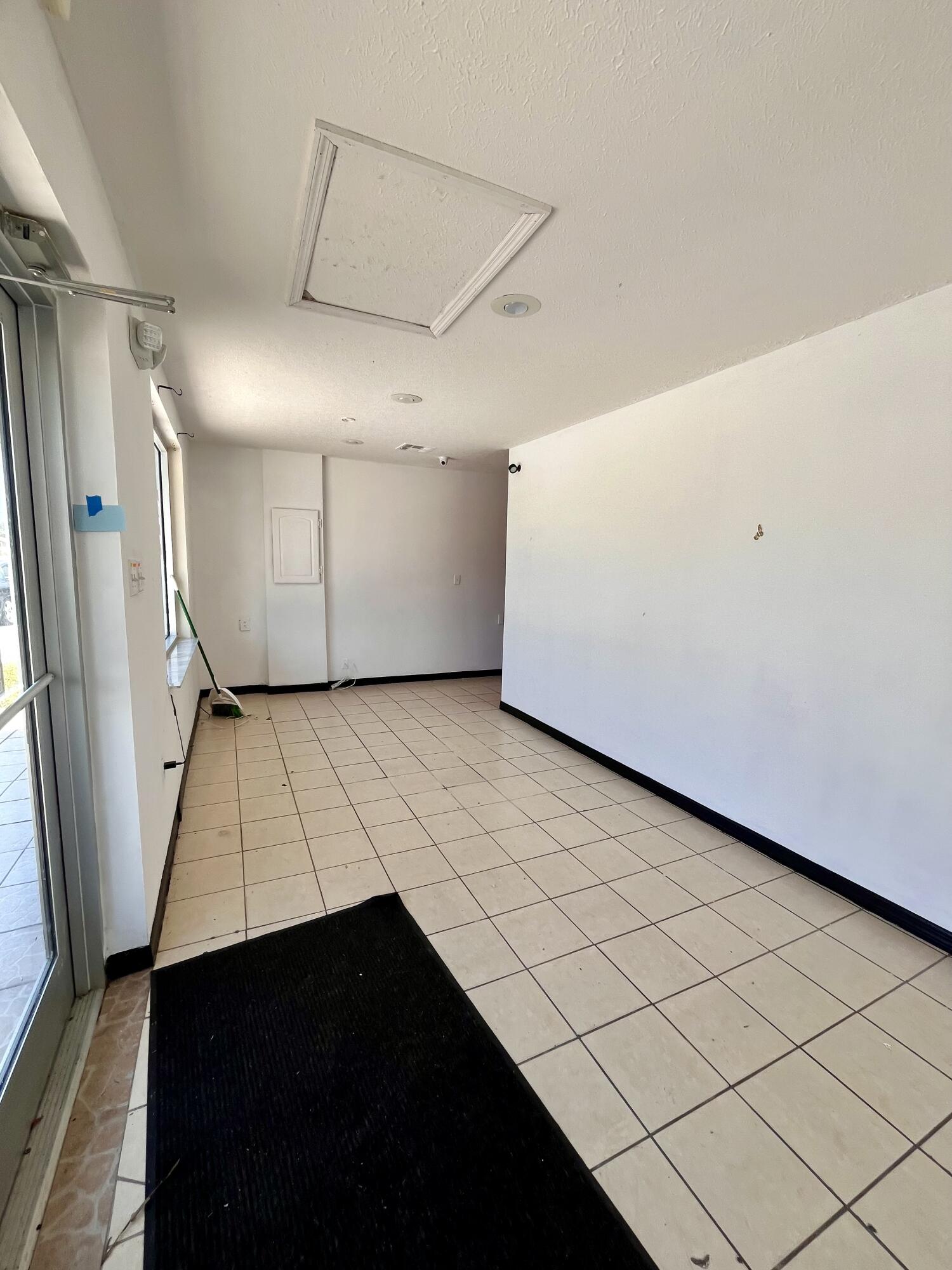 2017 Avenue D Property Photo 3