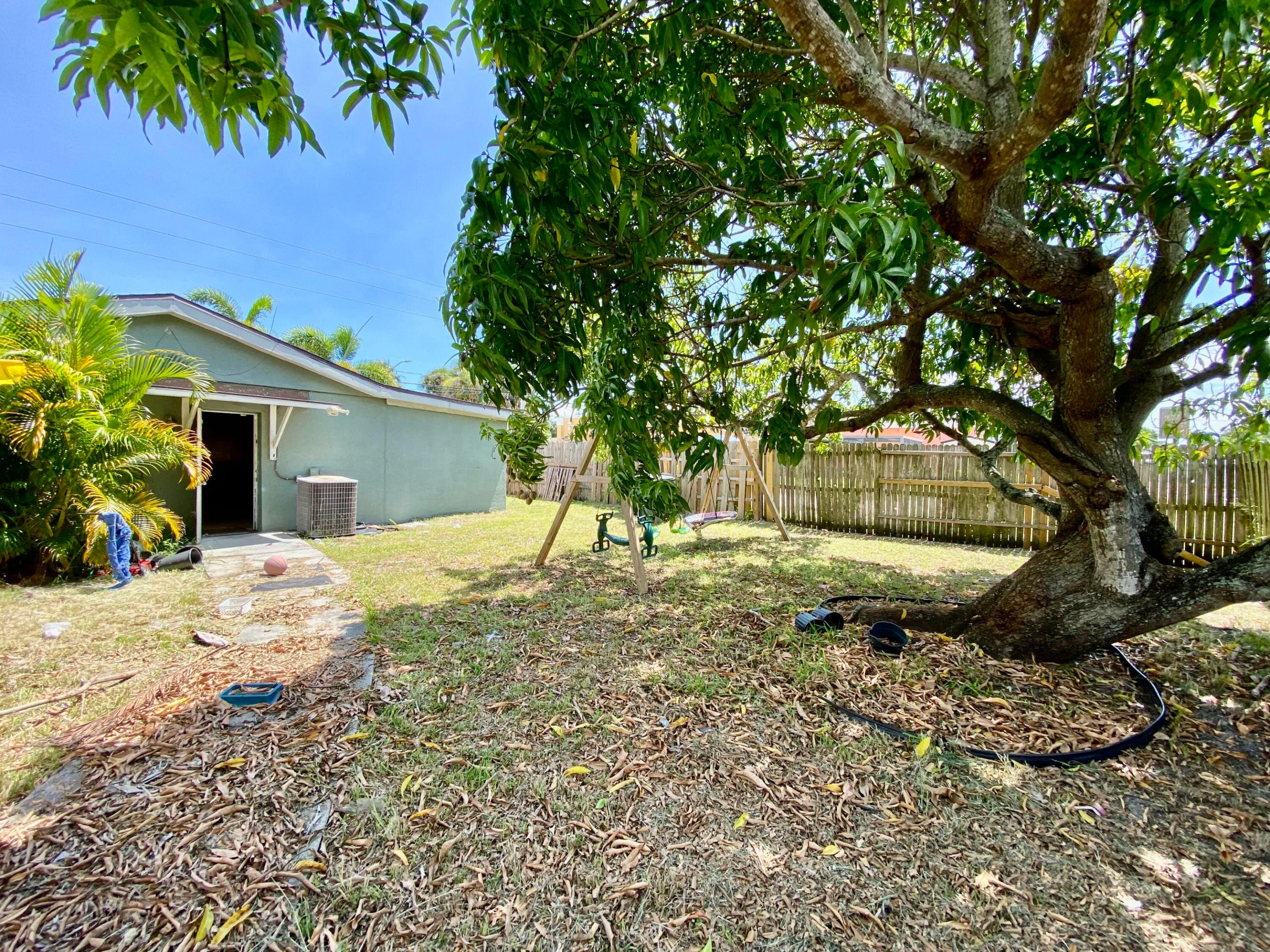 2017 Avenue D Property Photo 7