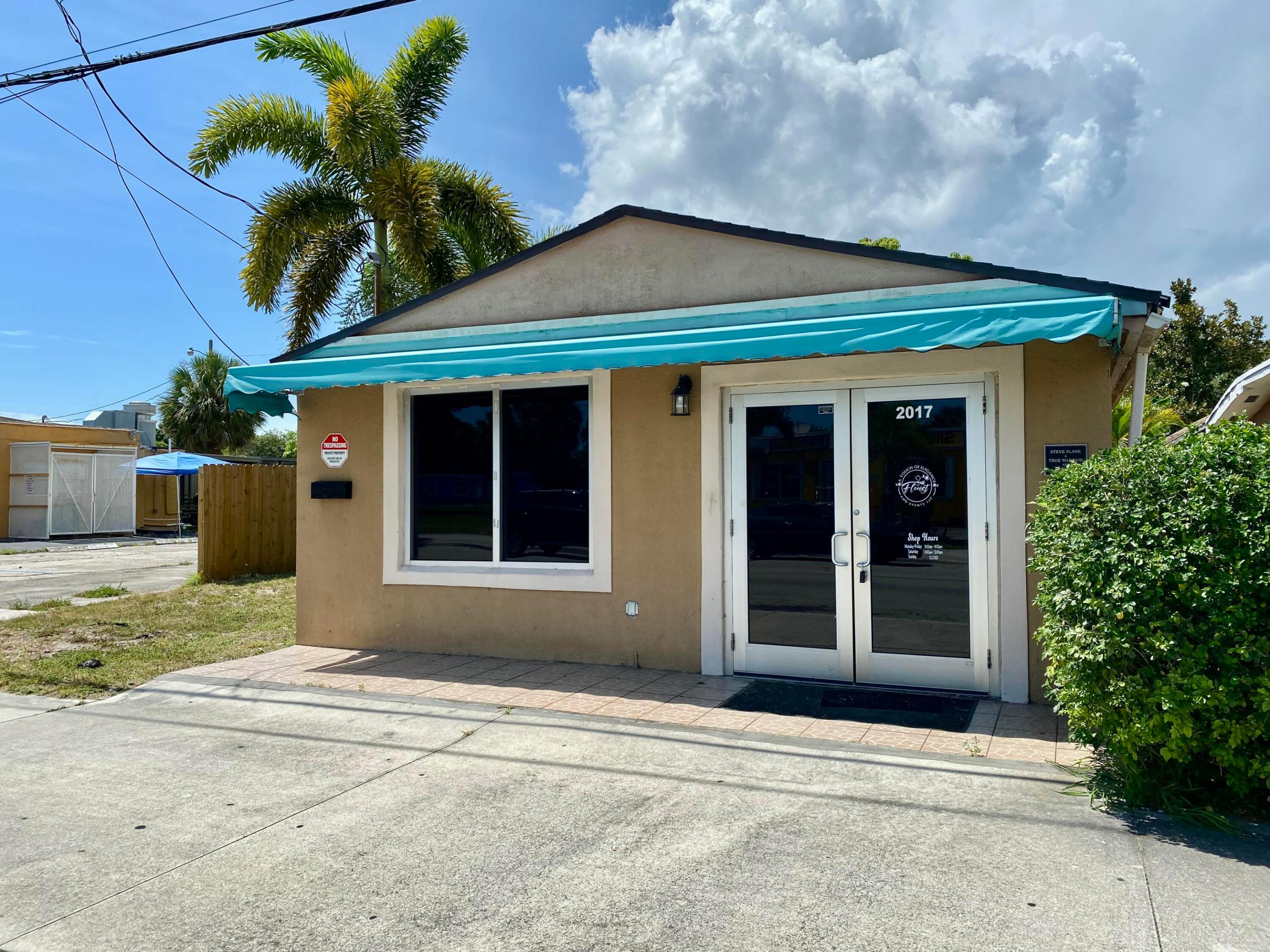 2017 Avenue D Property Photo 8