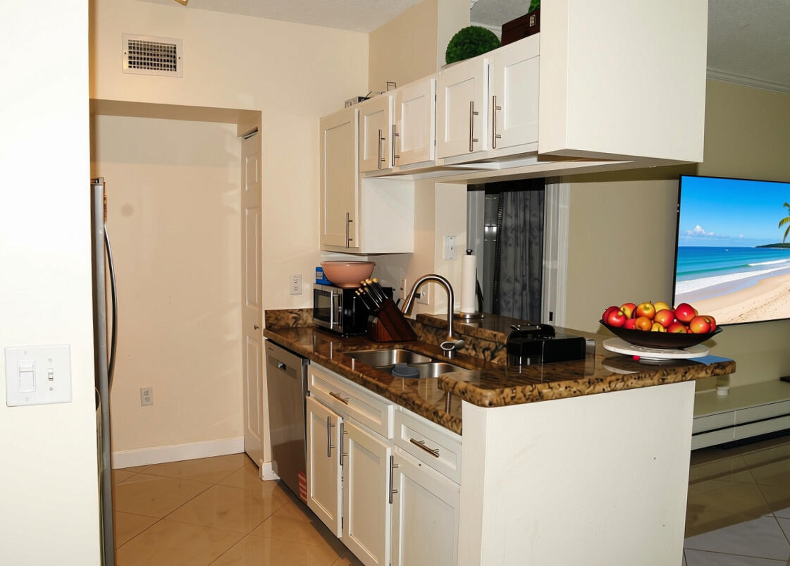 11685 W Atlantic Boulevard 923 Property Photo 2