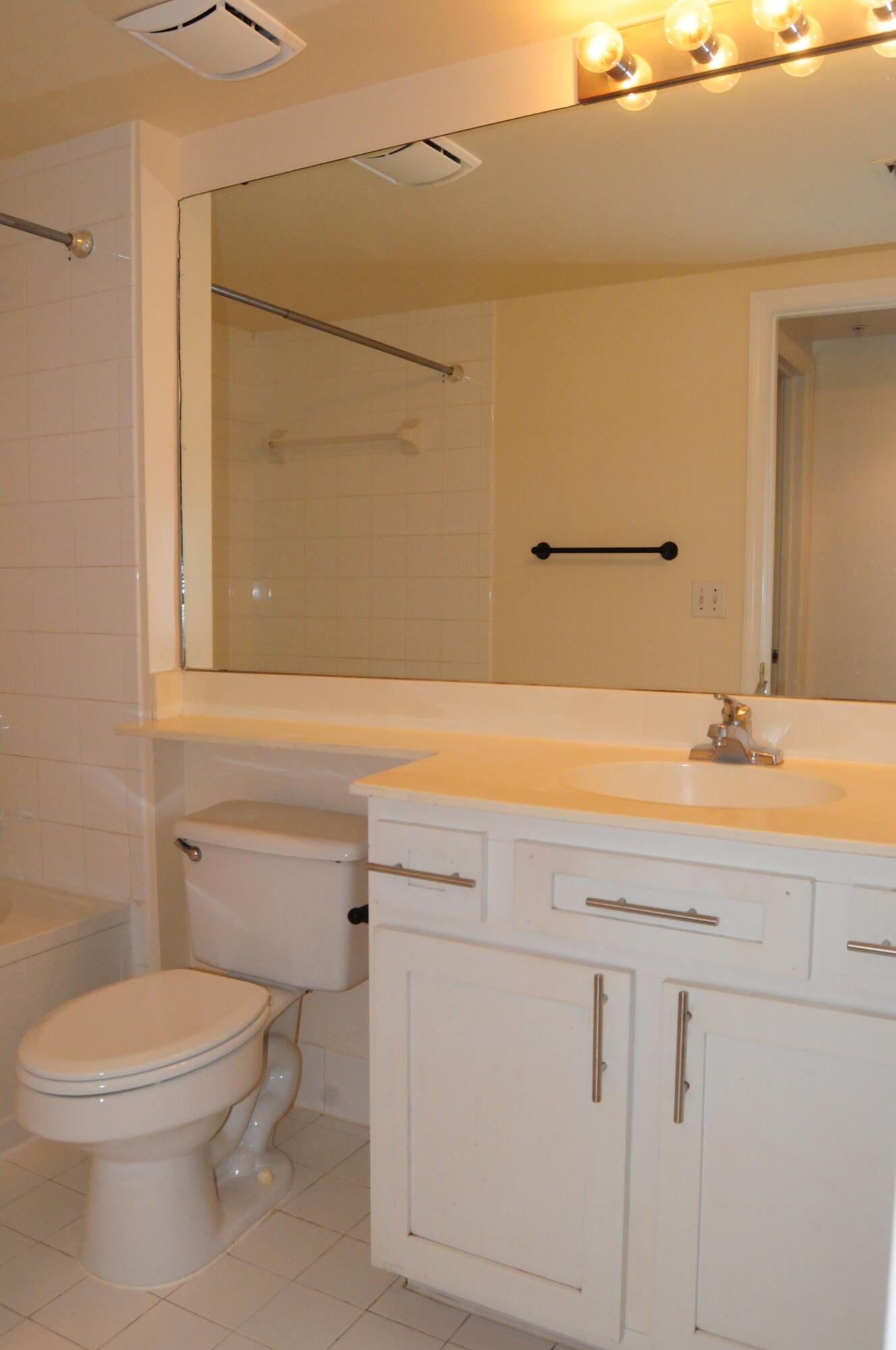 11685 W Atlantic Boulevard 923 Property Photo 10
