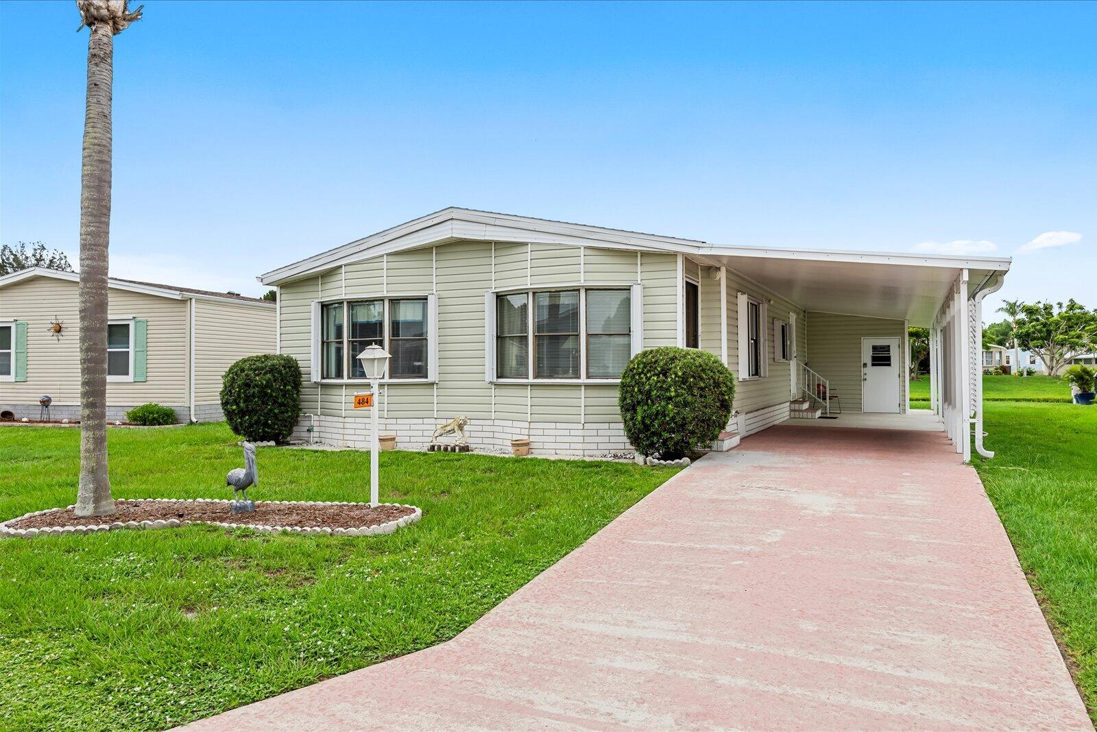 484 TROPICAL ISLES Circle D-32 Property Photo 1