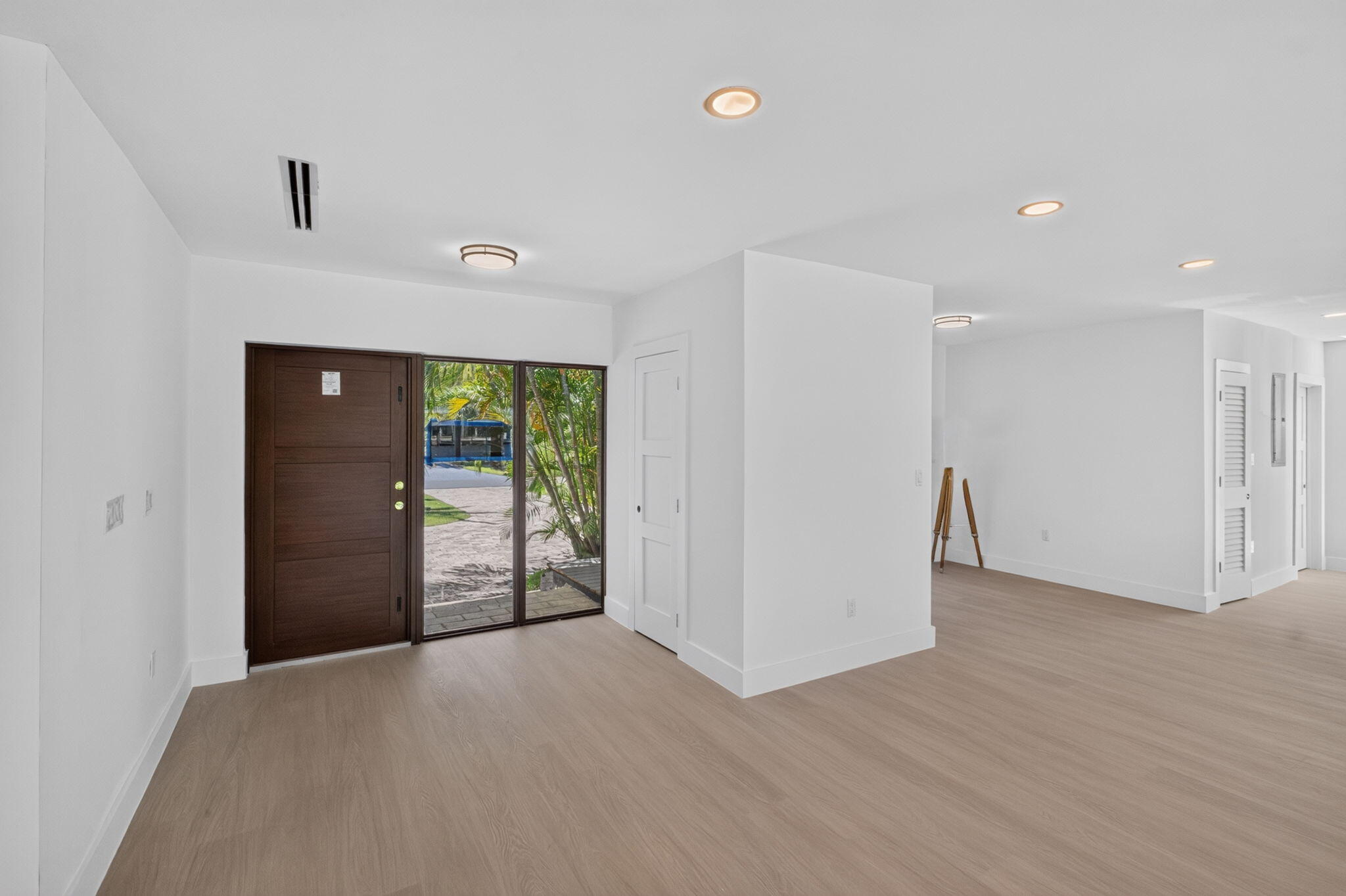 631 N Mashta Drive Property Photo 14