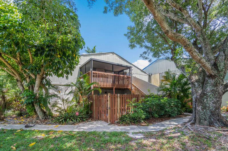 2 CROSSINGS Circle E E Property Photo 1