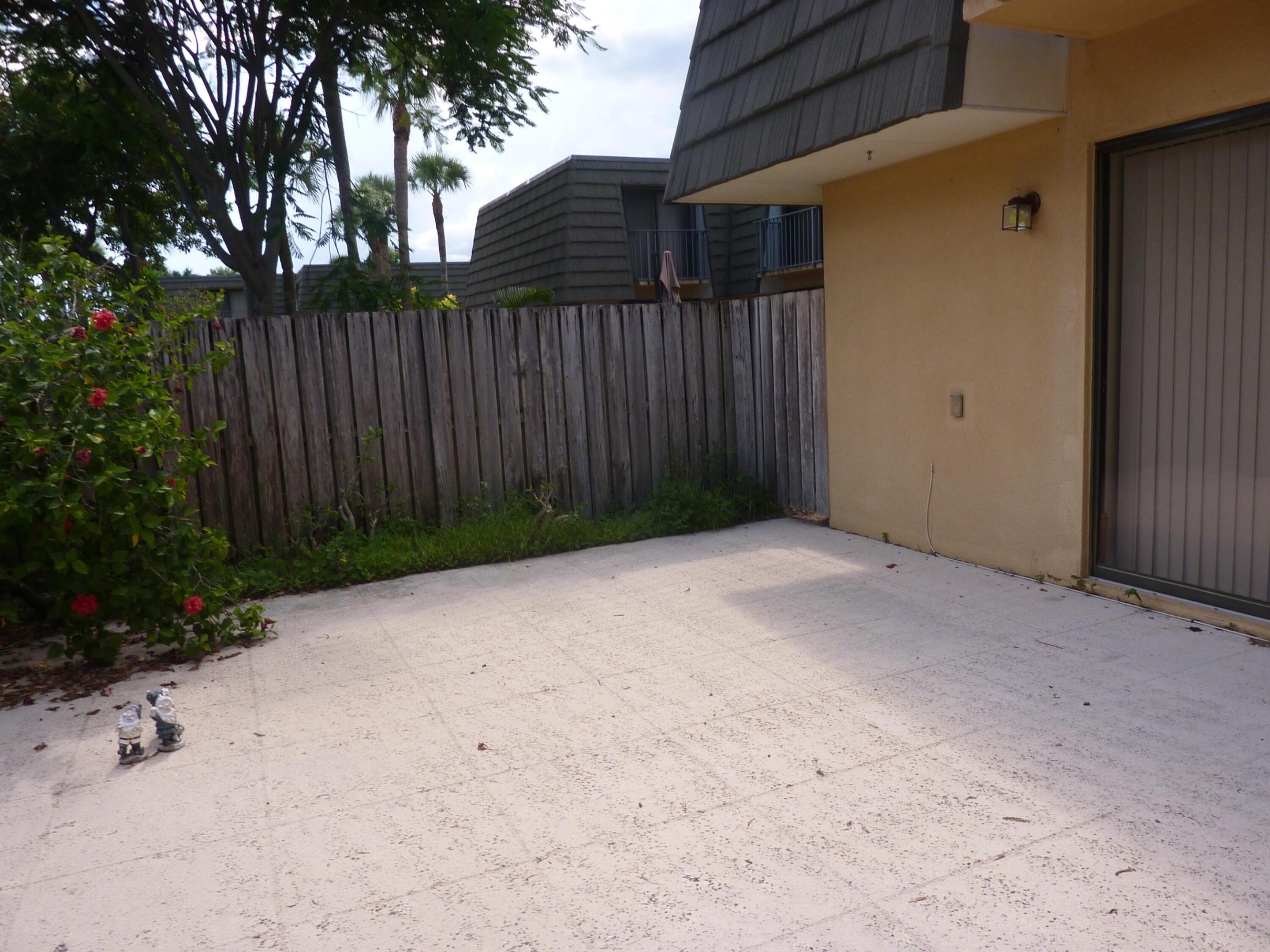 3203 32nd Way Property Photo 5