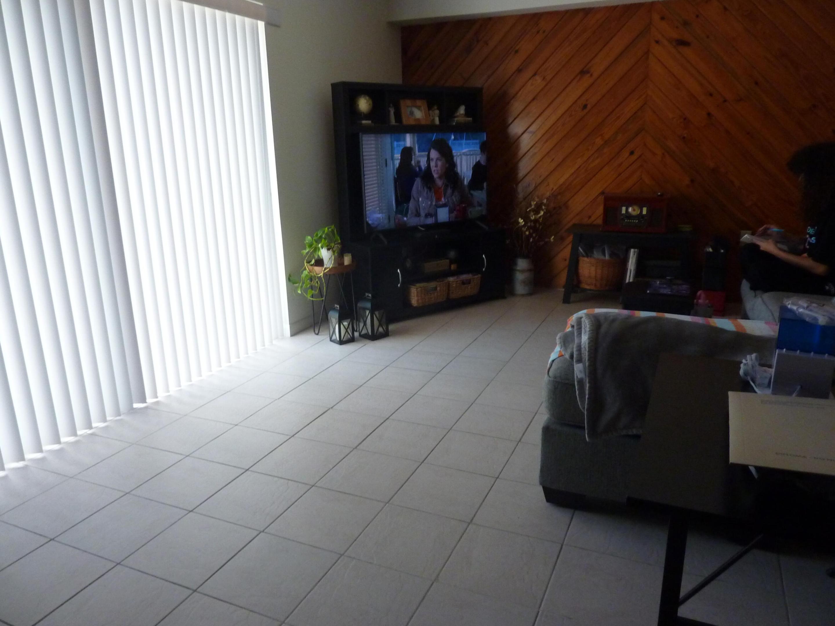 3203 32nd Way Property Photo 6