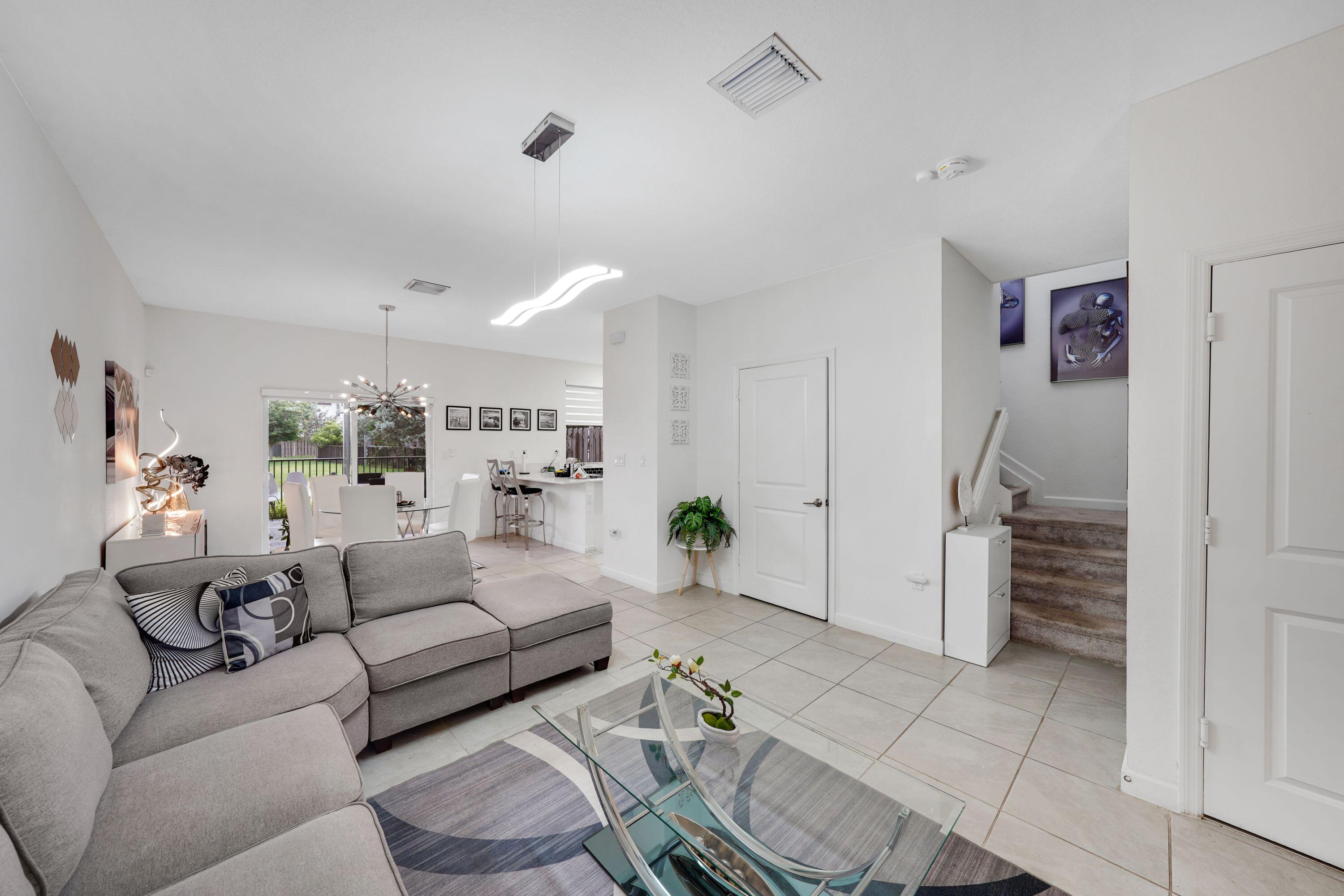 12960 Nw 22nd Place Property Photo 11