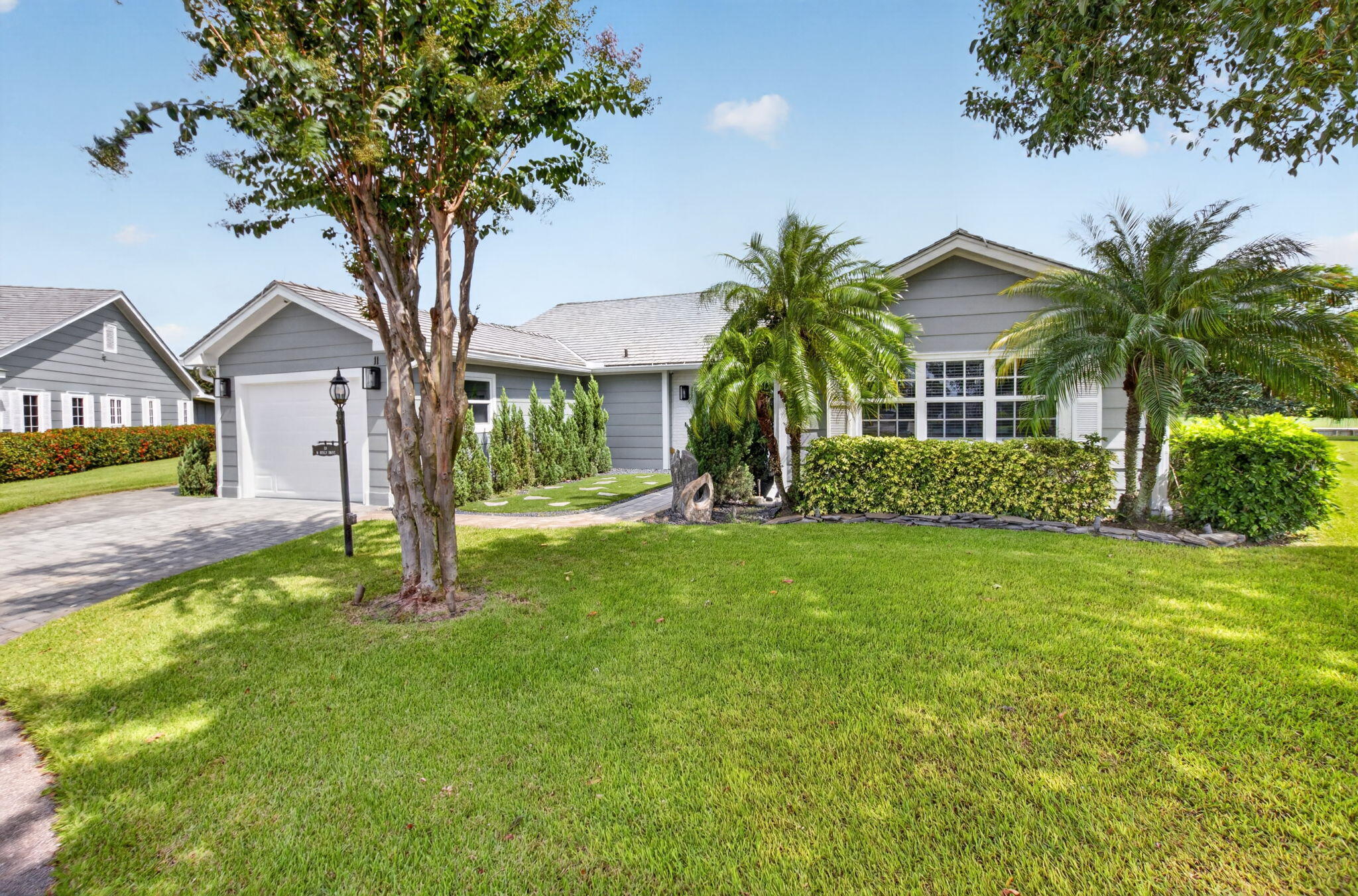 11 Holly Property Photo 3