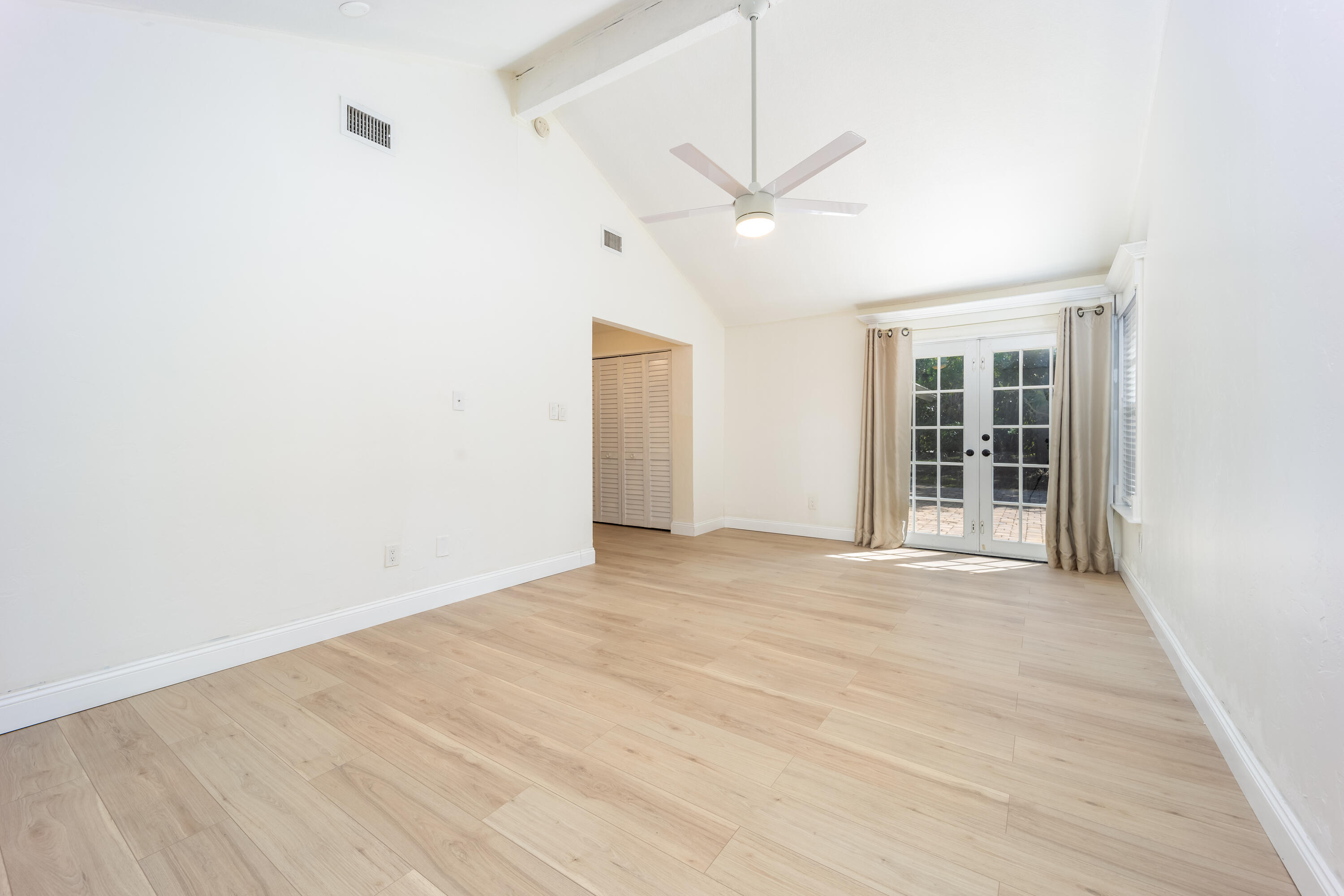 2232 Sw Racquet Club Drive Property Photo 17