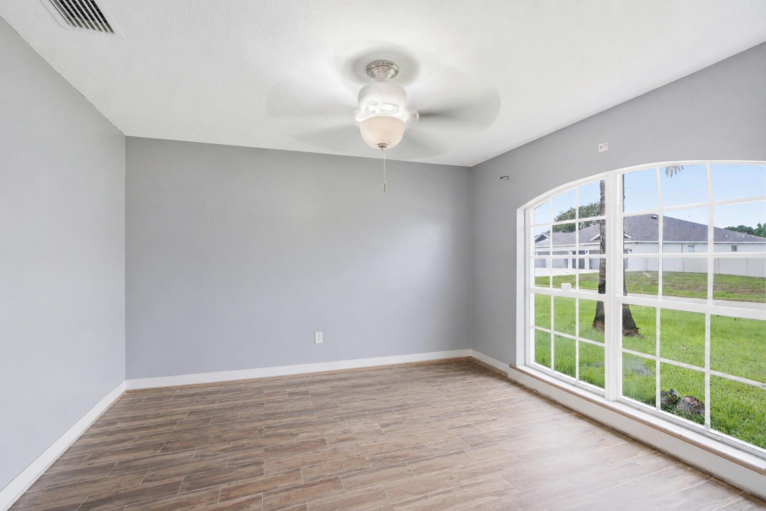 558 Sw South Quick Circle Property Photo 10