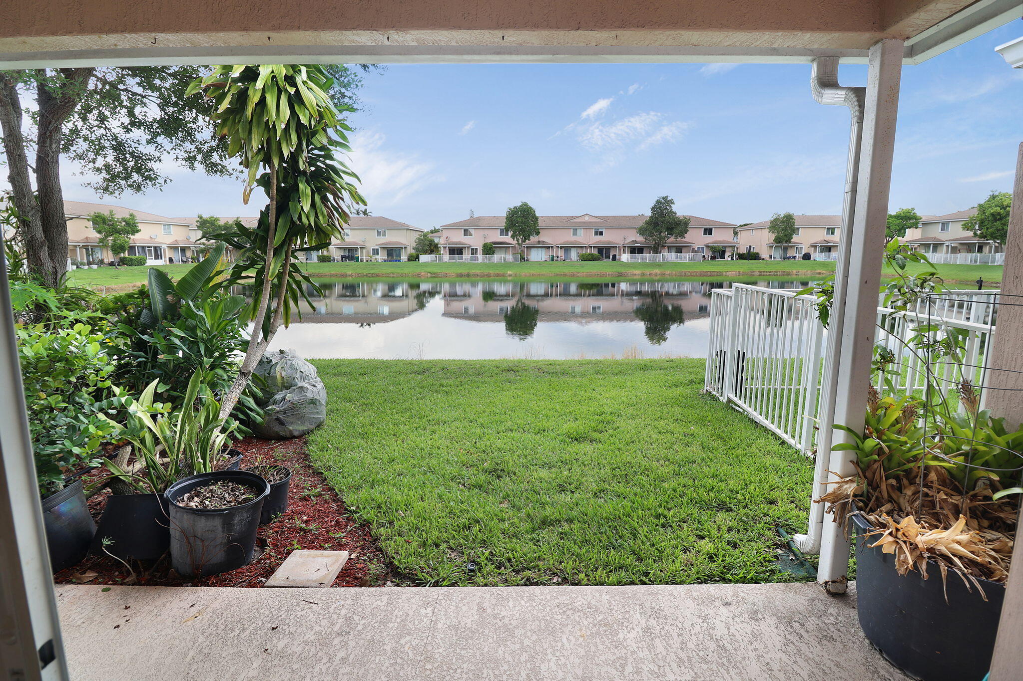 5930 Royal Way Property Photo 2