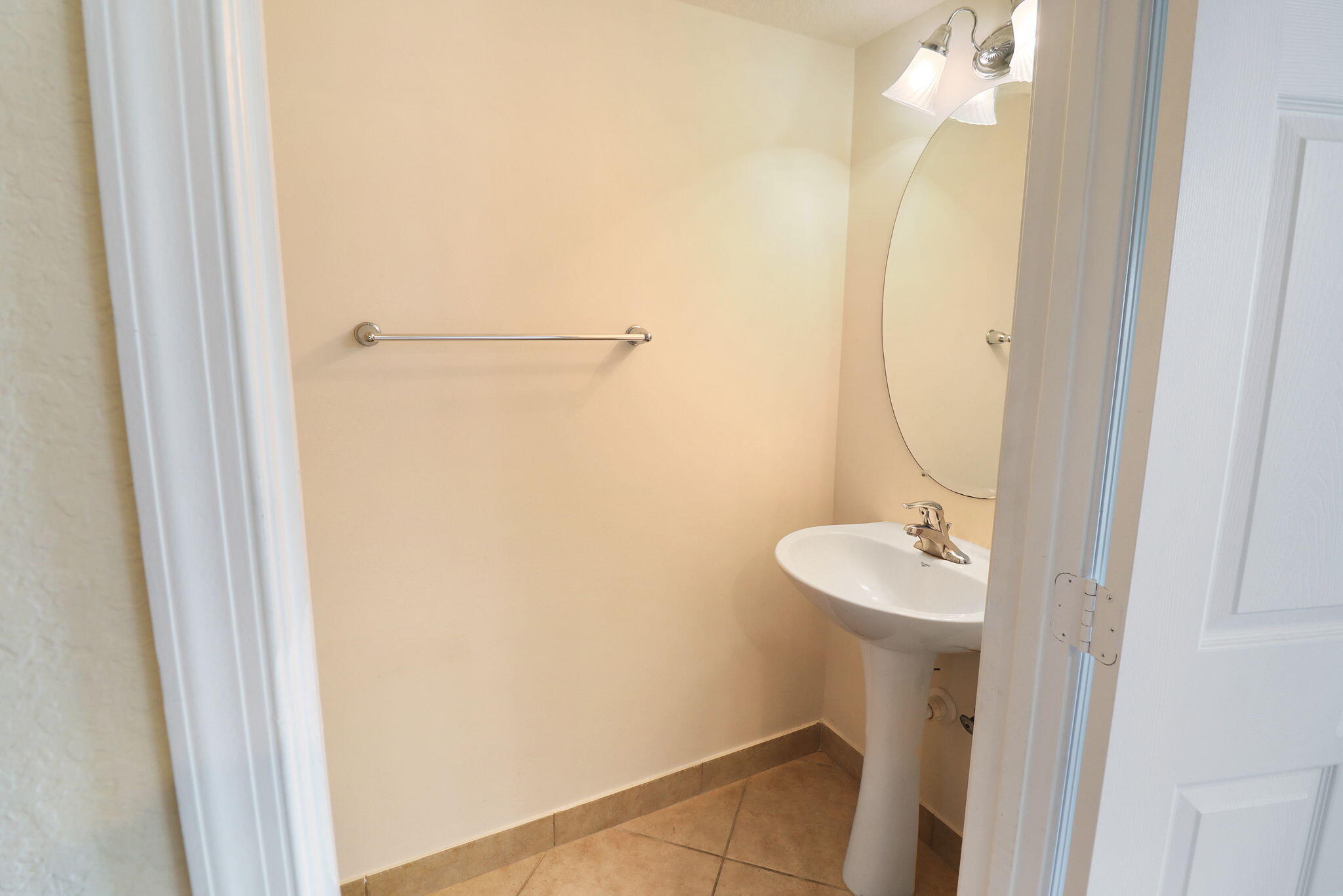 5930 Royal Way Property Photo 13