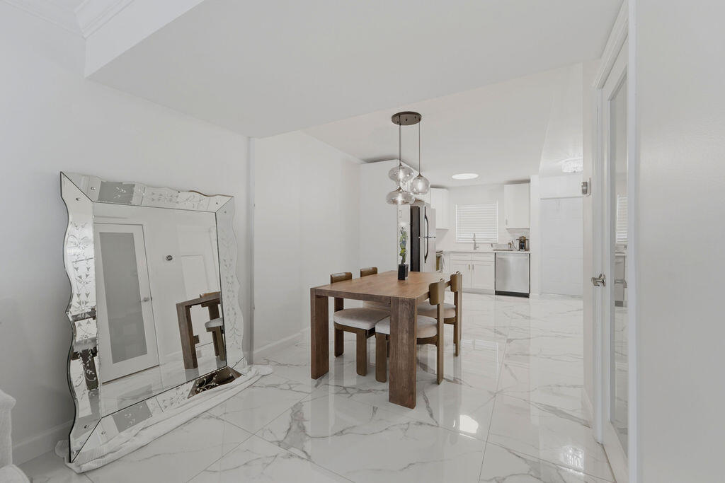 809 W Oakland Park Boulevard K2 Property Photo 10