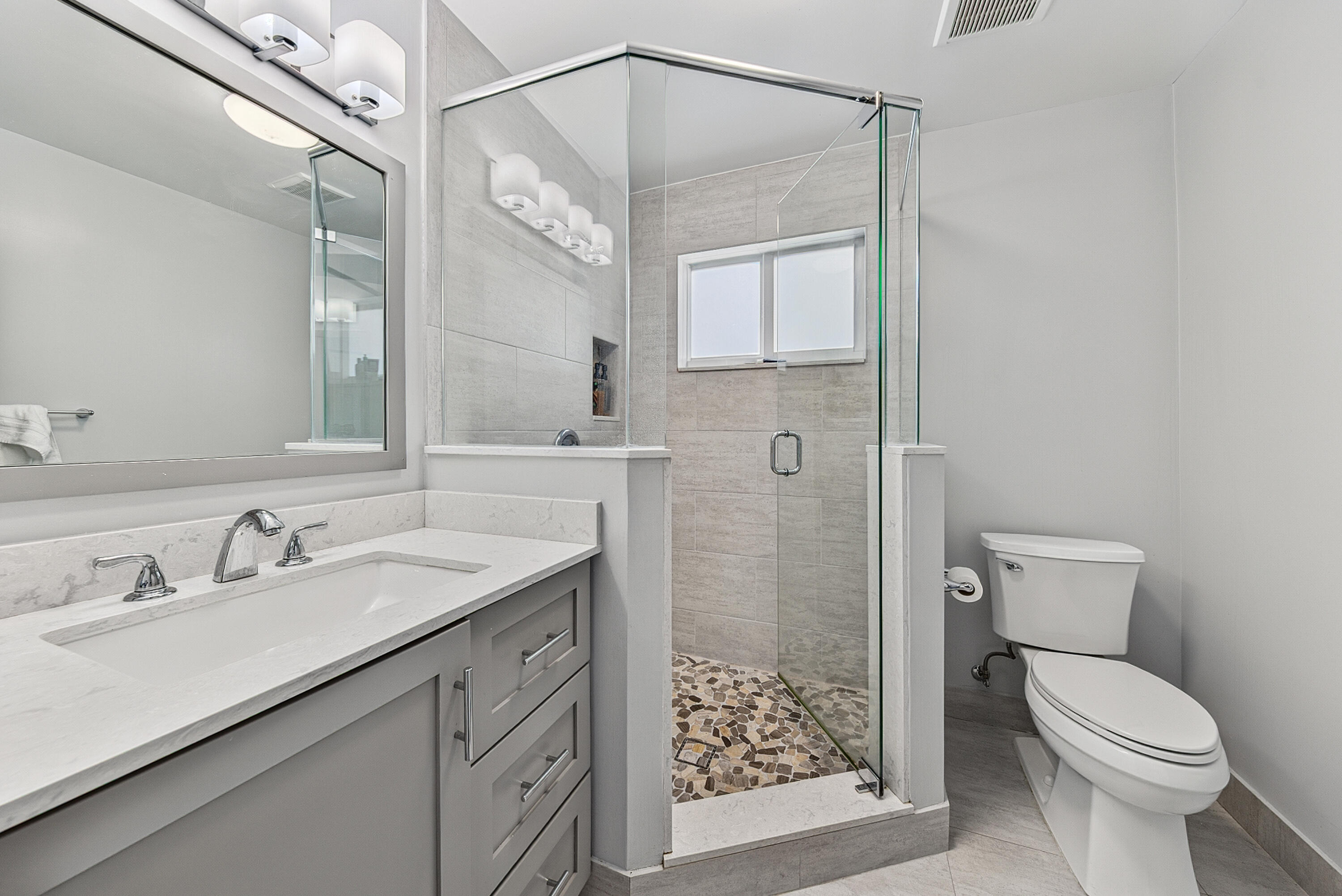 121 Ne 55th Street Property Photo 7