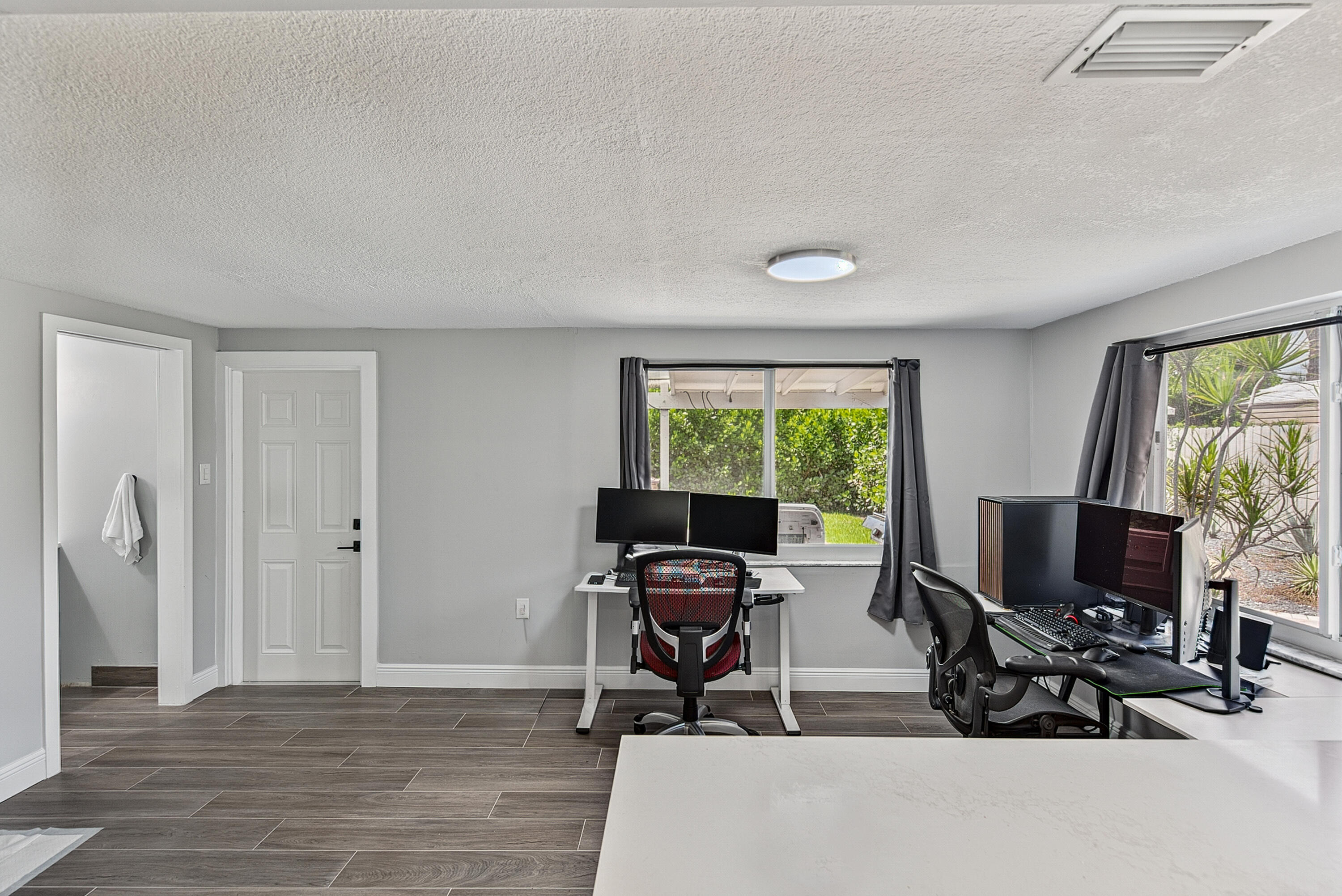 121 Ne 55th Street Property Photo 11