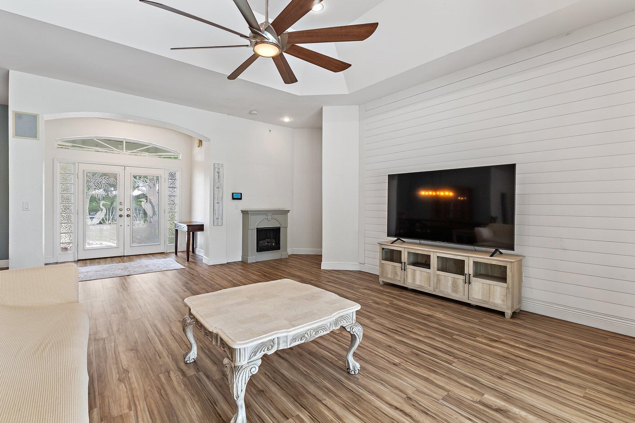 2108 Sw Oakwater Point Property Photo 13