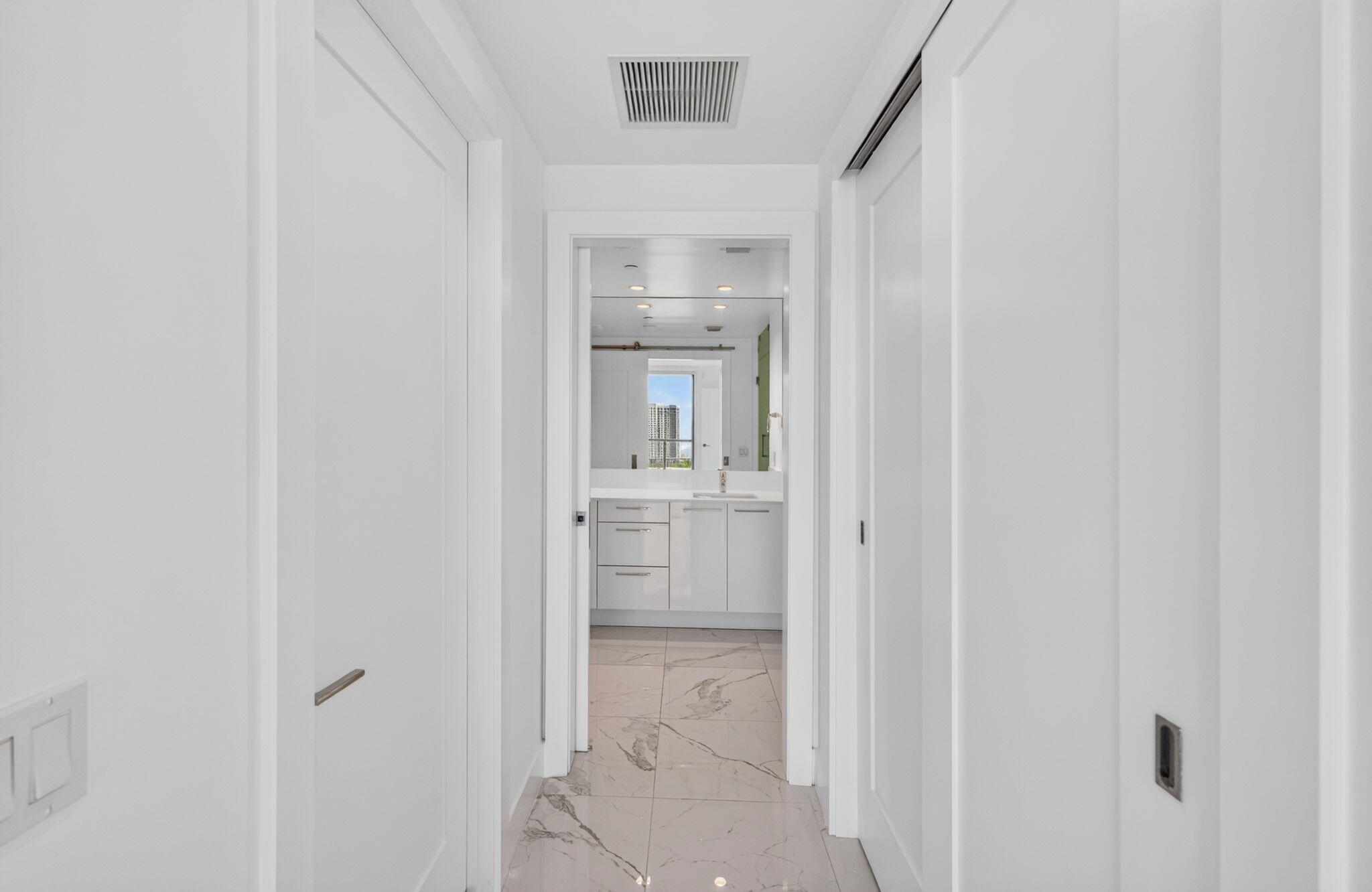 100 E Las Olas Boulevard 1902 Property Photo 24