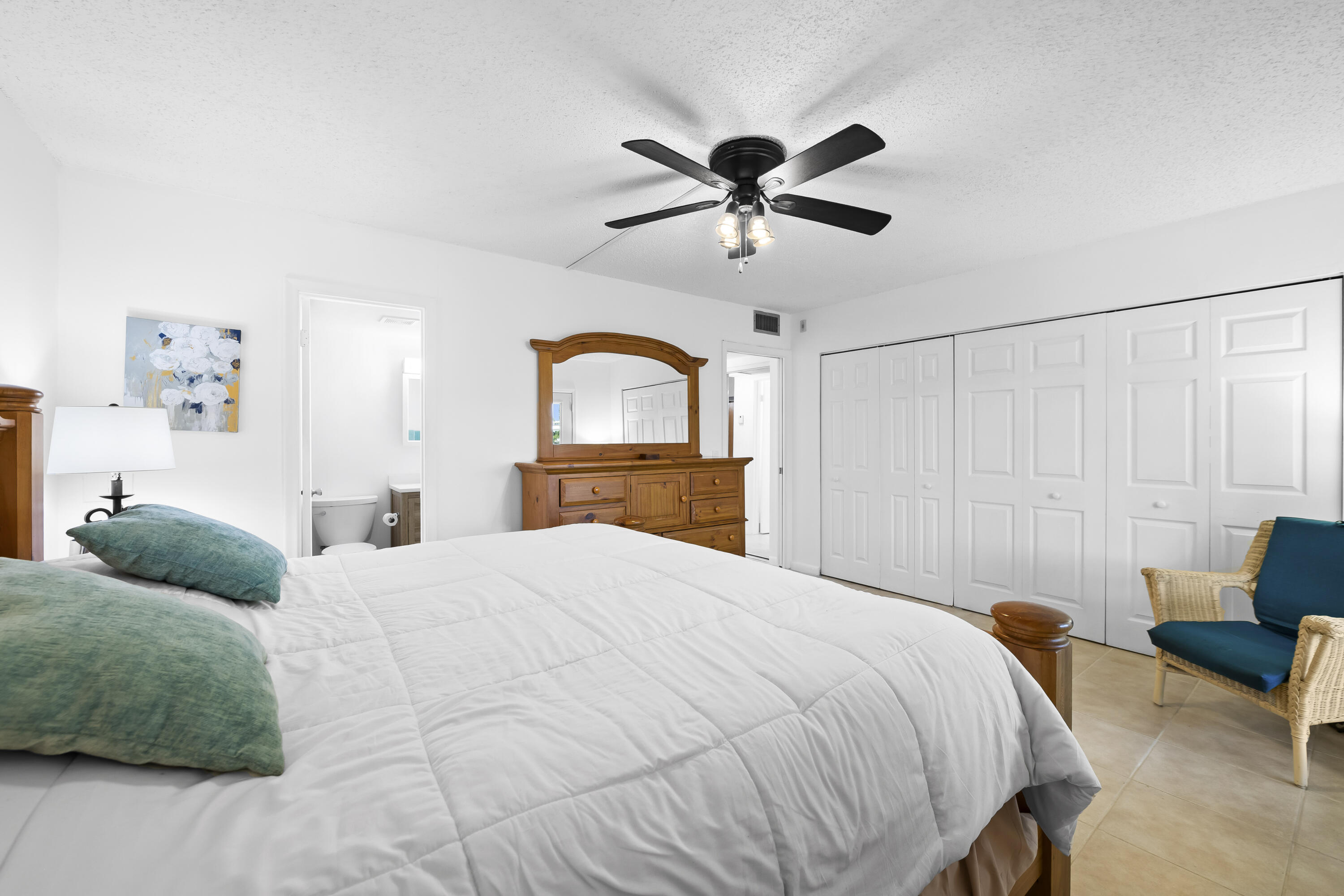 1111 Cambridge E Property Photo 10