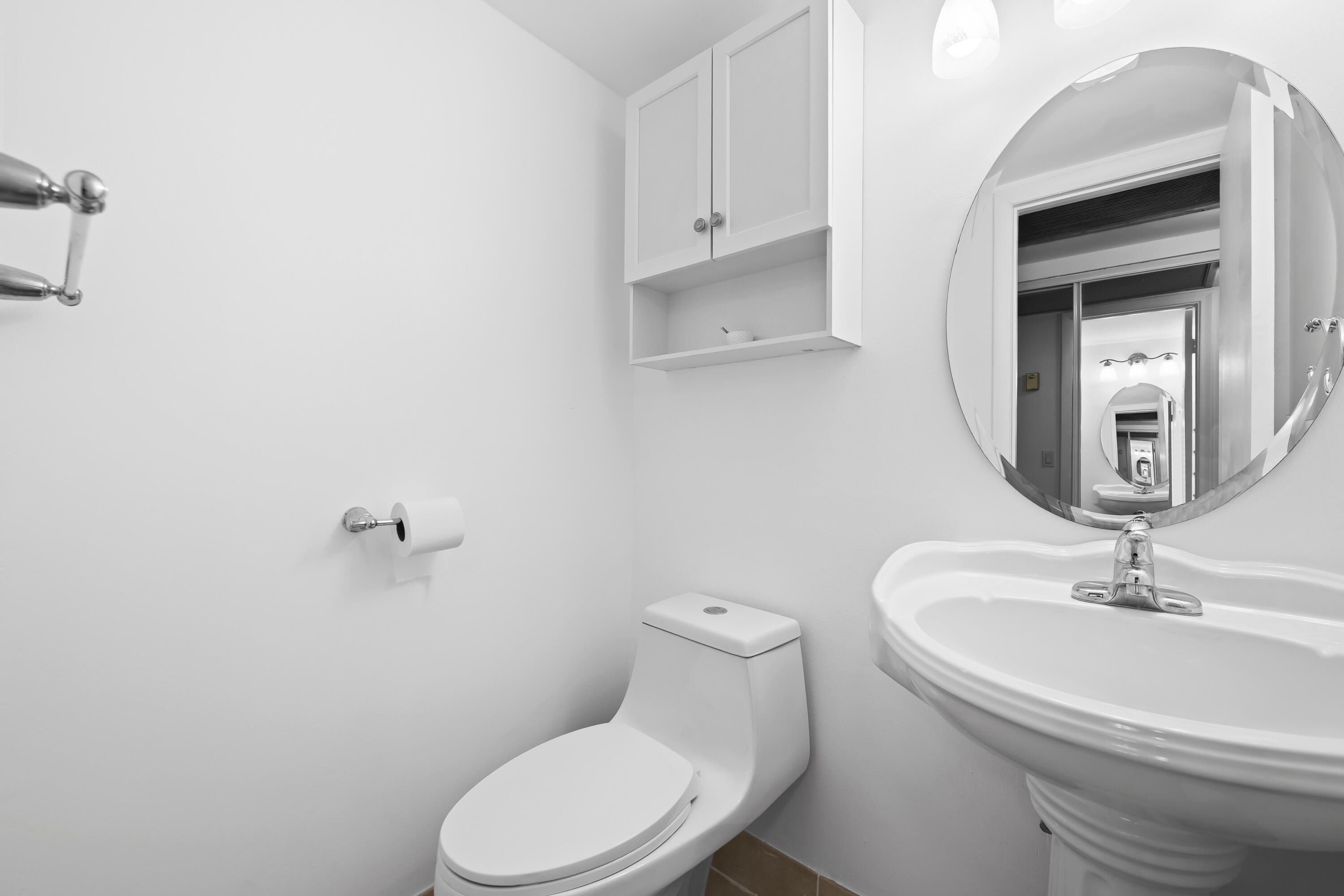 1111 Cambridge E Property Photo 12