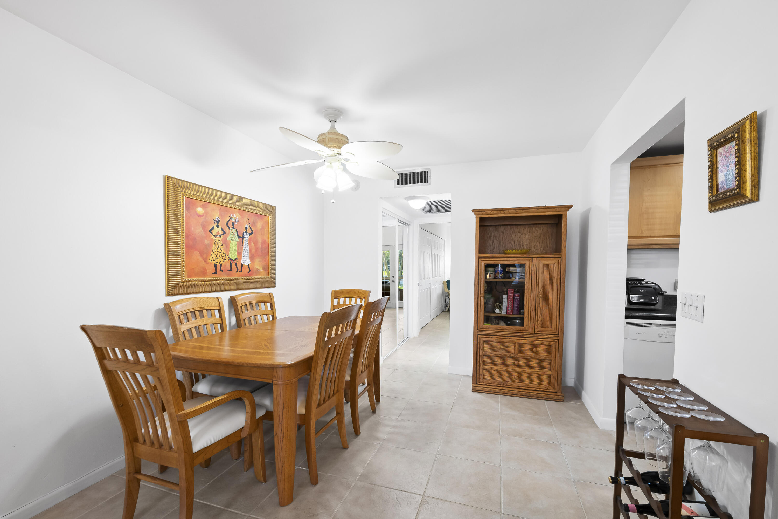 1111 Cambridge E Property Photo 20