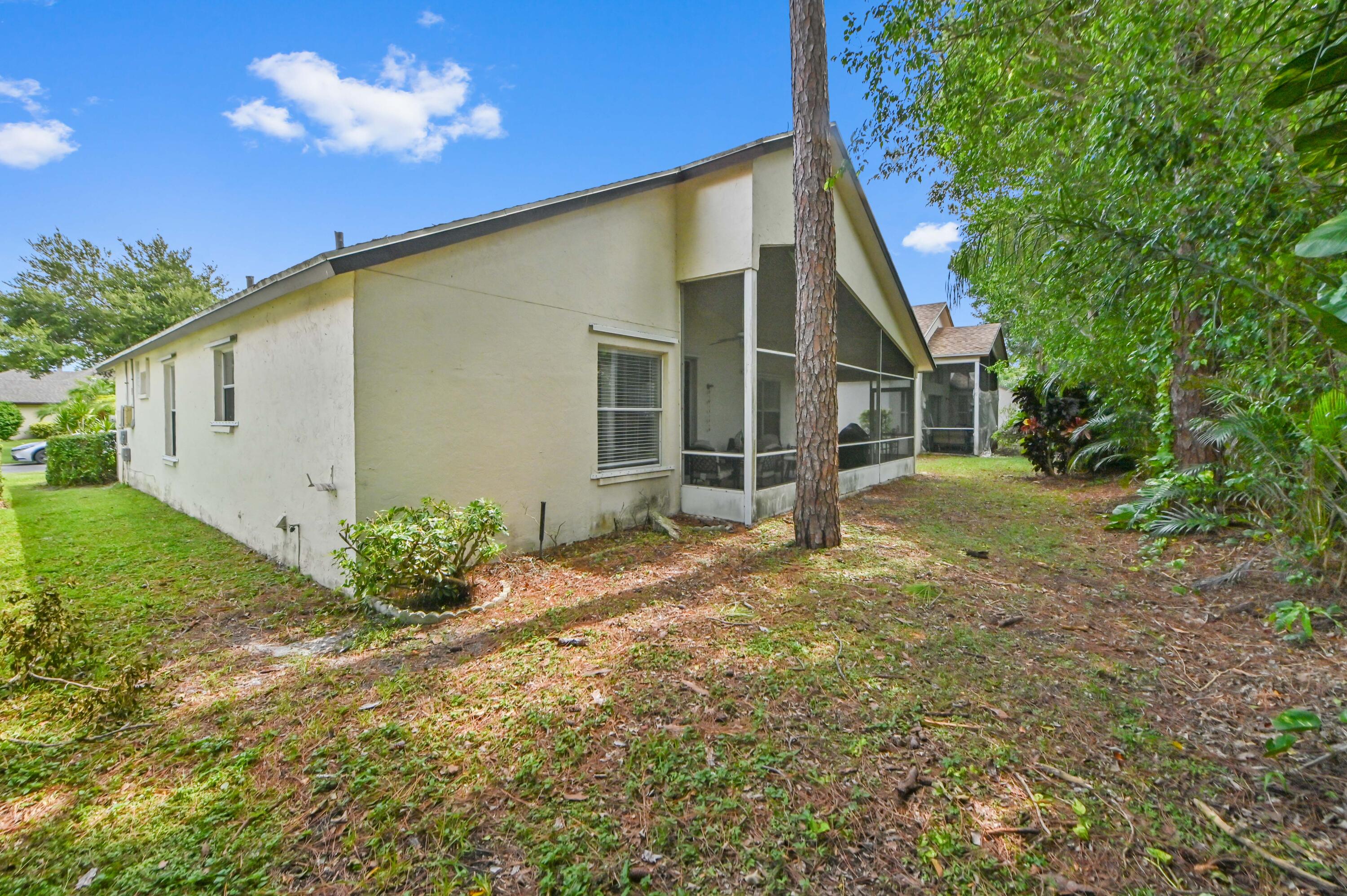 320 Hammocks Trail Property Photo 25