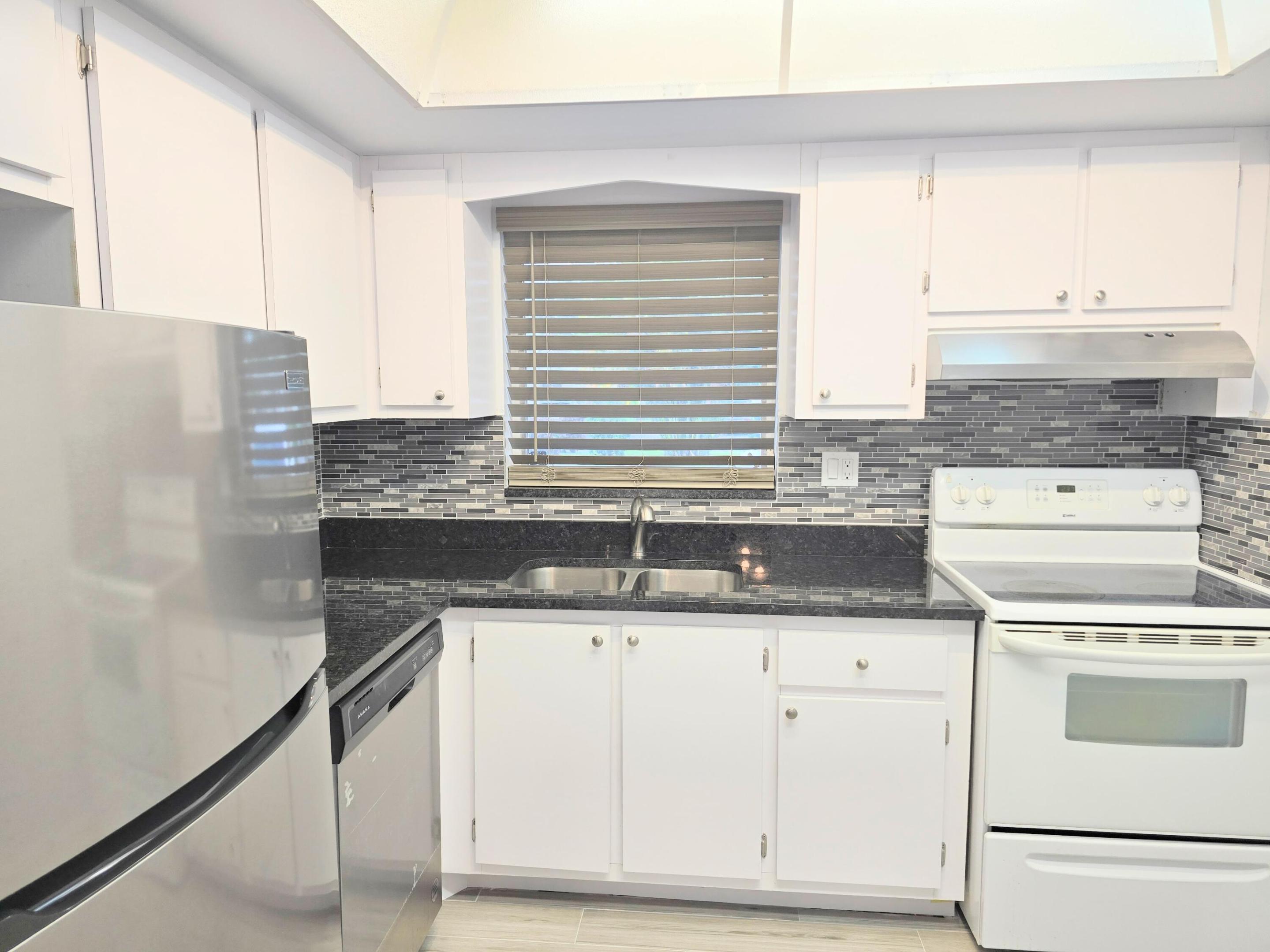 2737 Emory Drive E D Property Photo 2