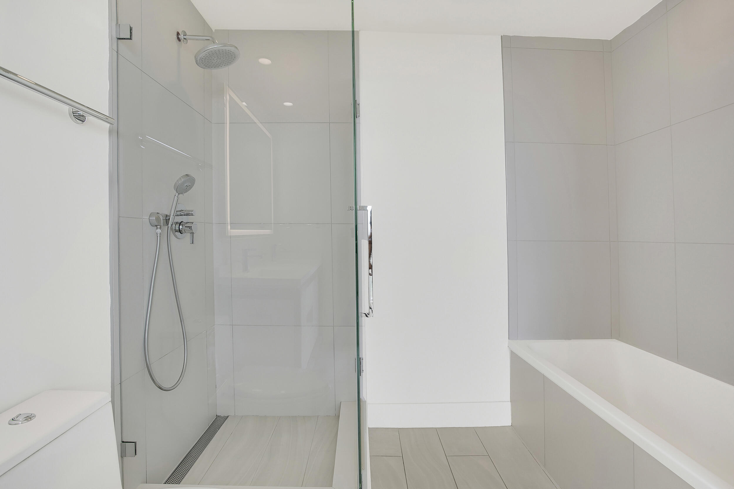 2000 Metropica Way 1503 Property Photo 5