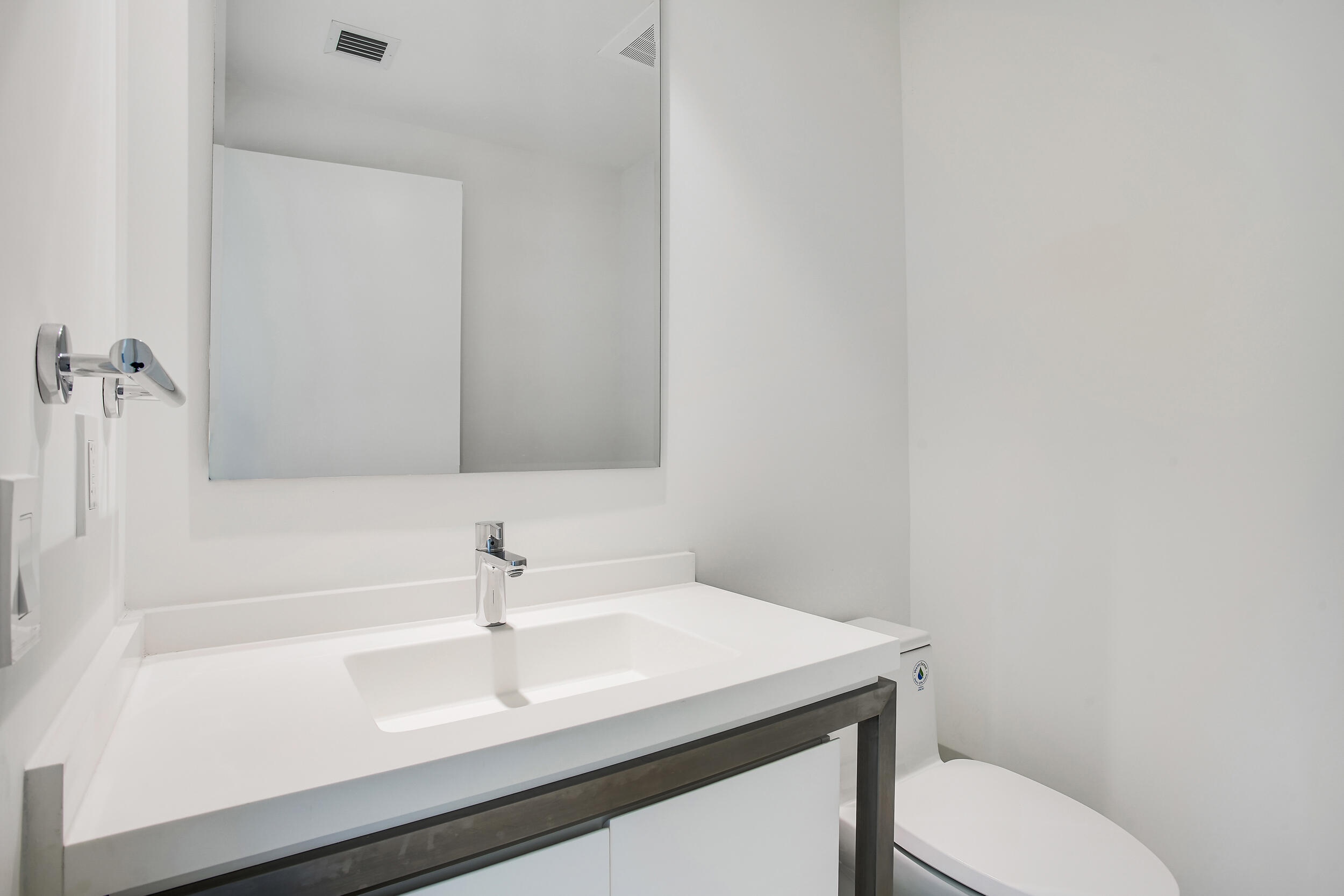 2000 Metropica Way 1503 Property Photo 6