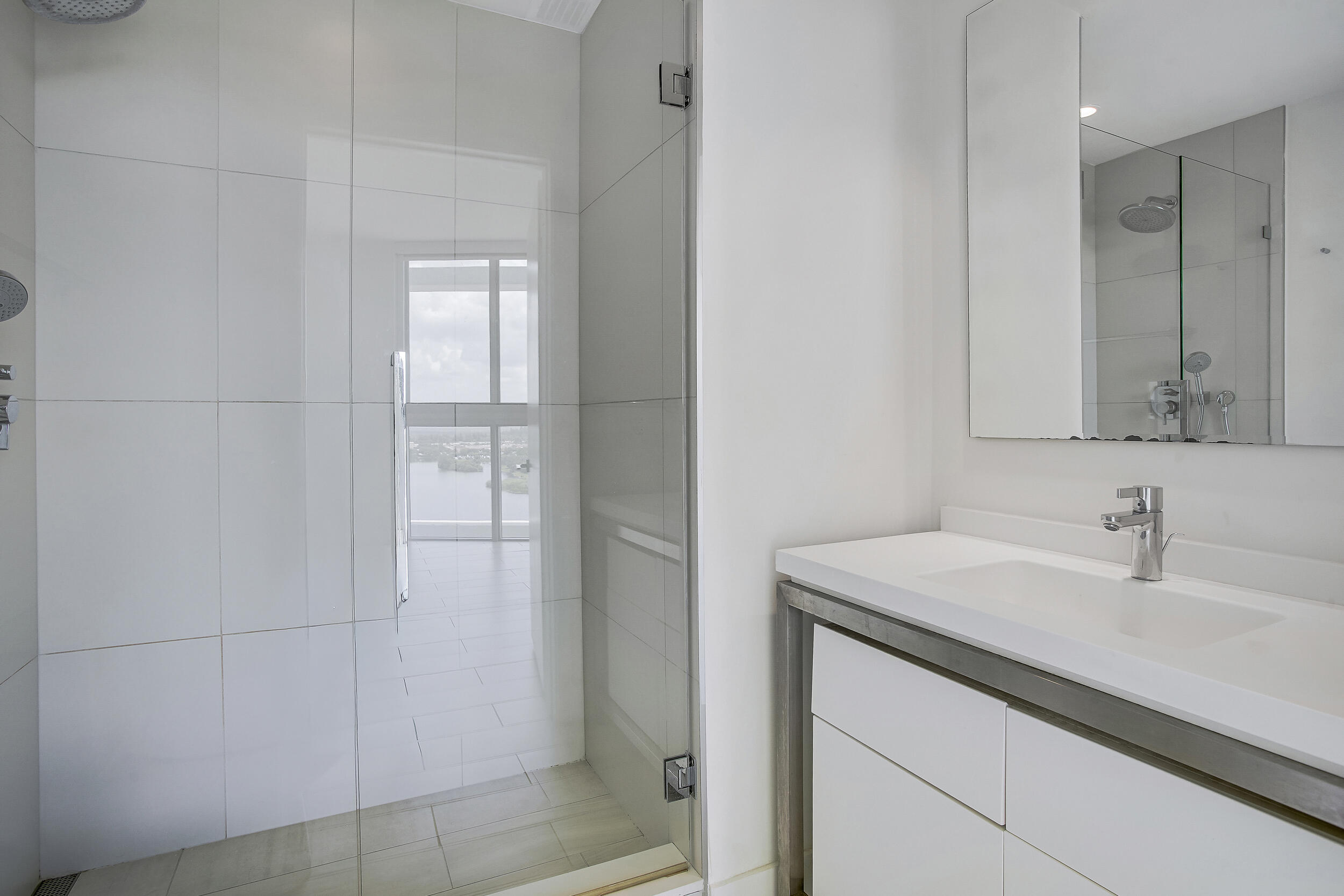 2000 Metropica Way 1503 Property Photo 7