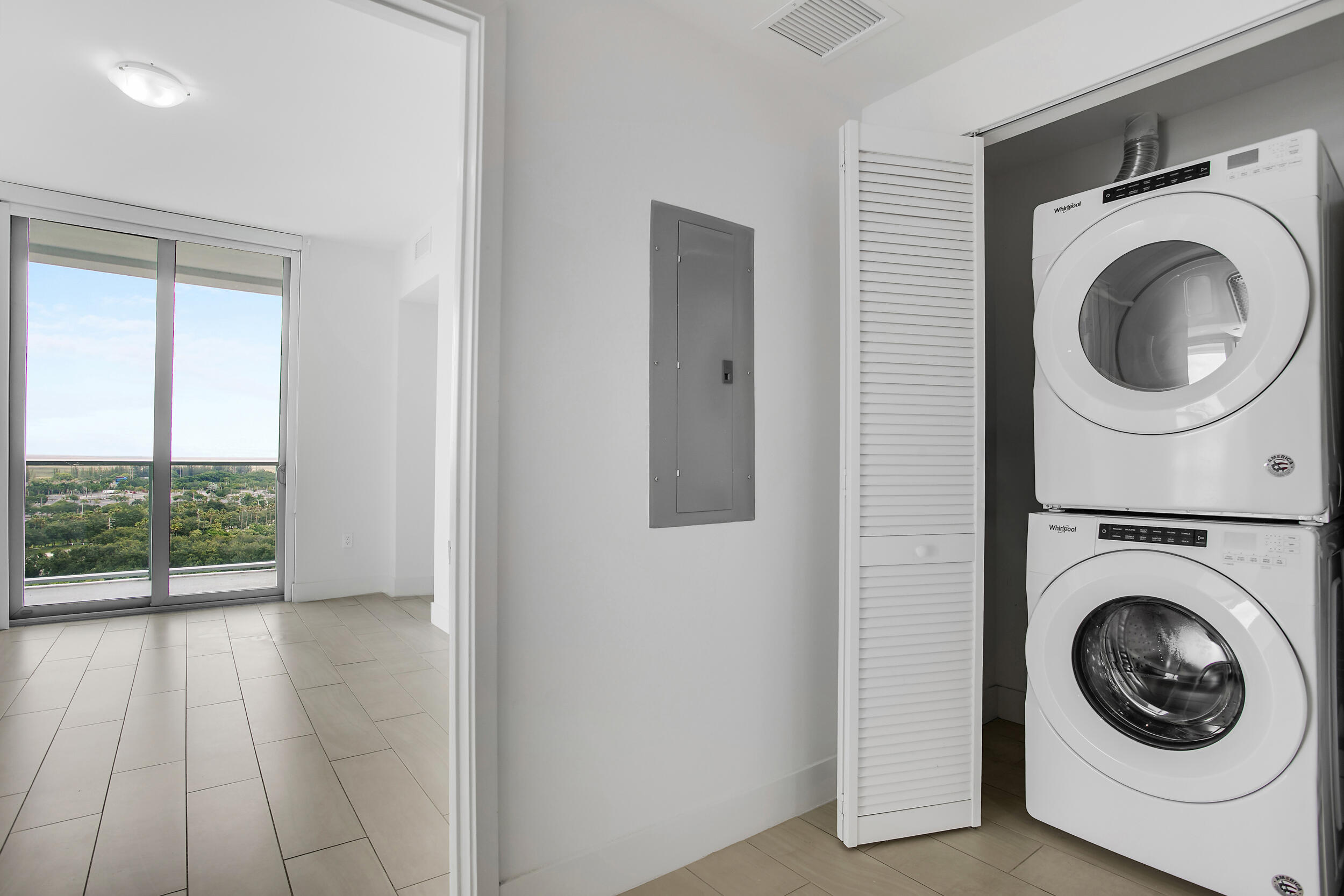 2000 Metropica Way 1503 Property Photo 11