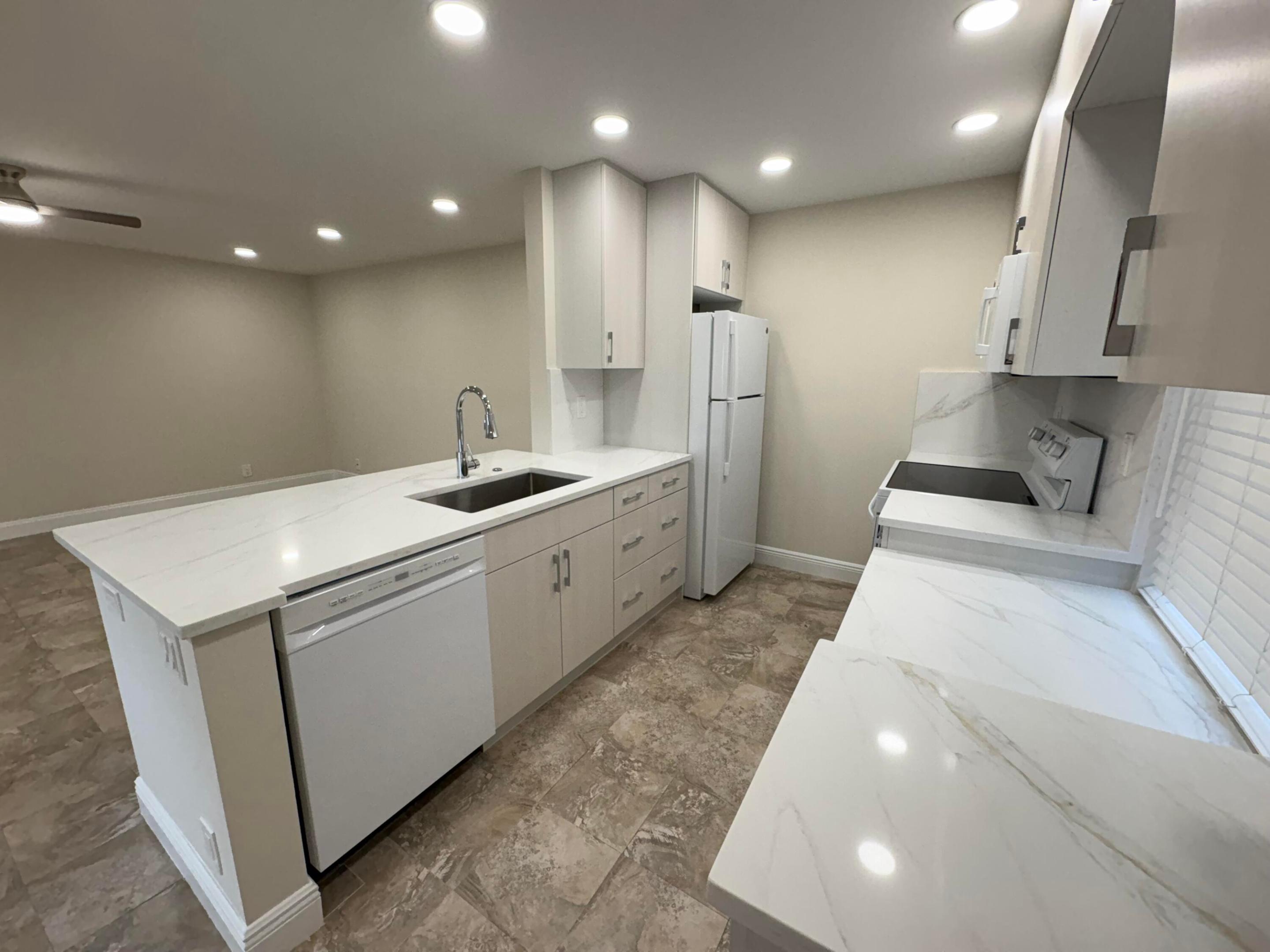 883 Normandy Lane 883 Property Photo 12