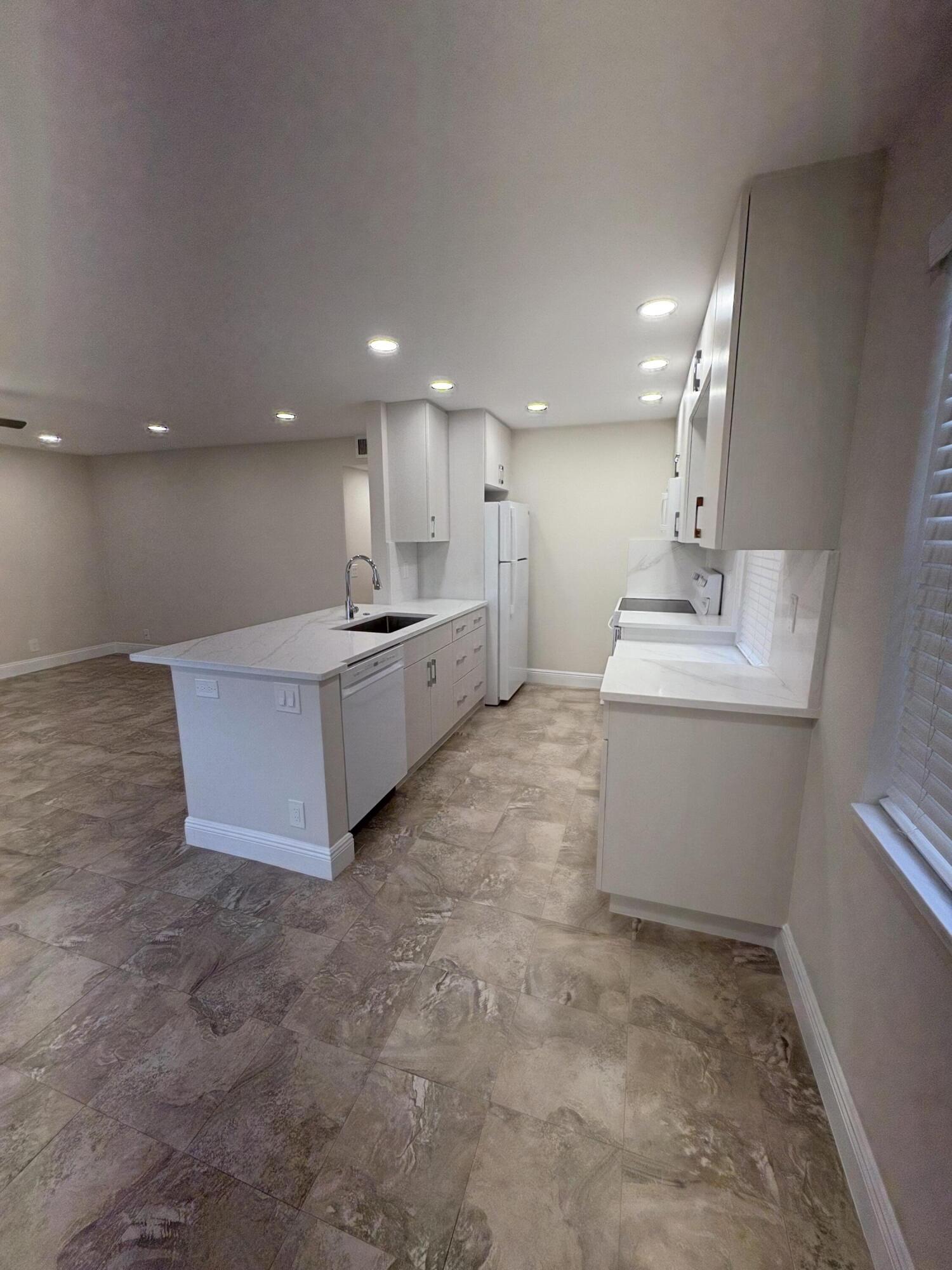 883 Normandy Lane 883 Property Photo 14