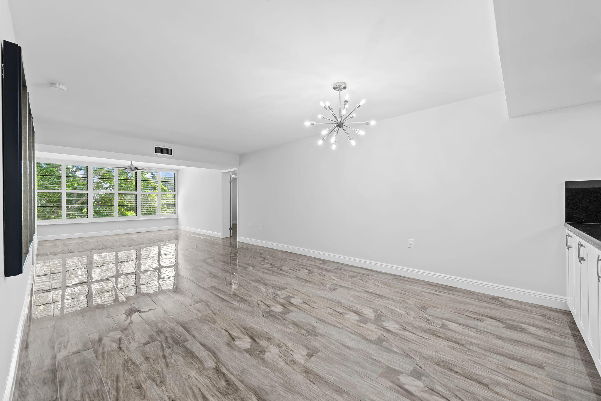 1502 Whitehall Drive 403 Property Photo 5