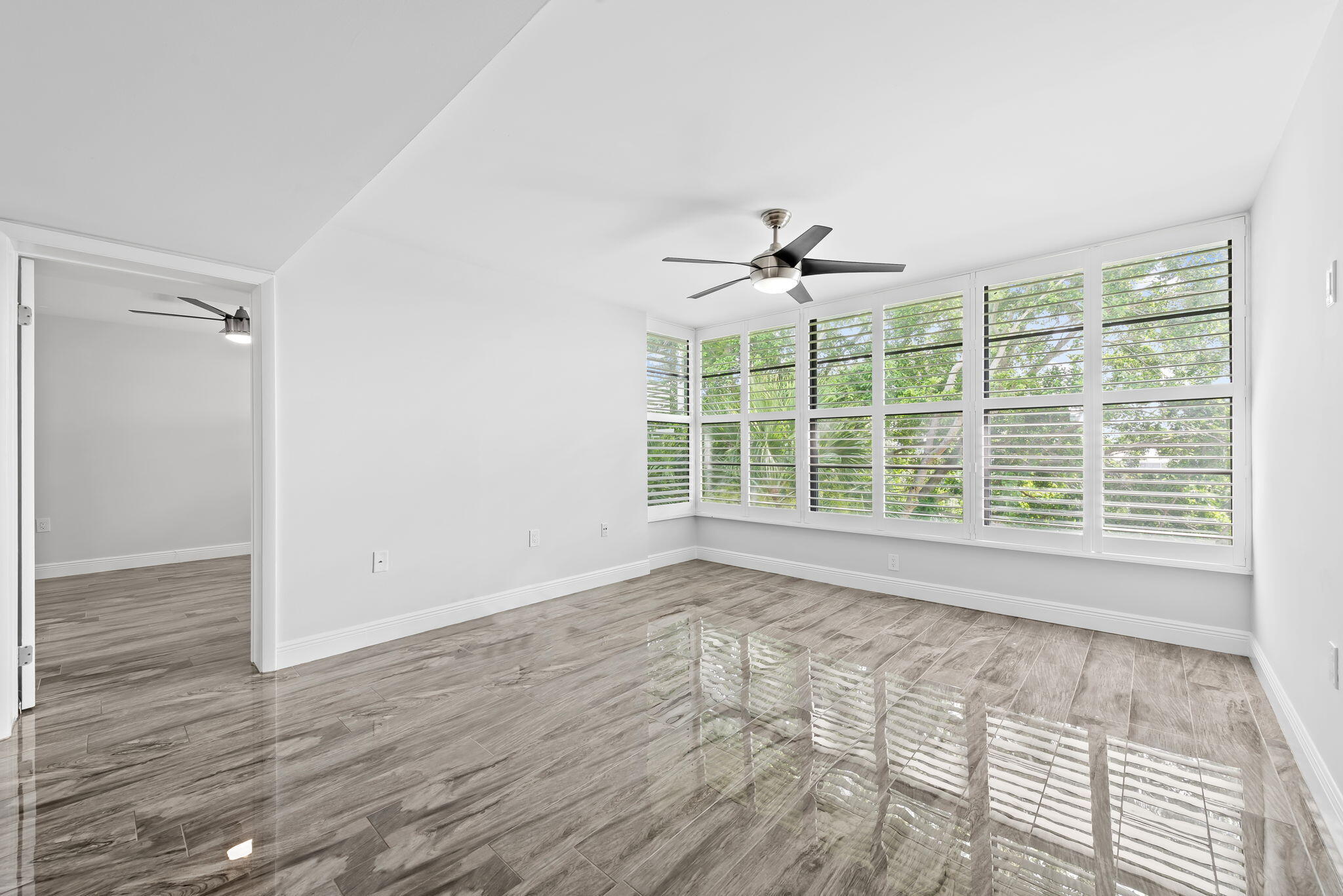 1502 Whitehall Drive 403 Property Photo 6