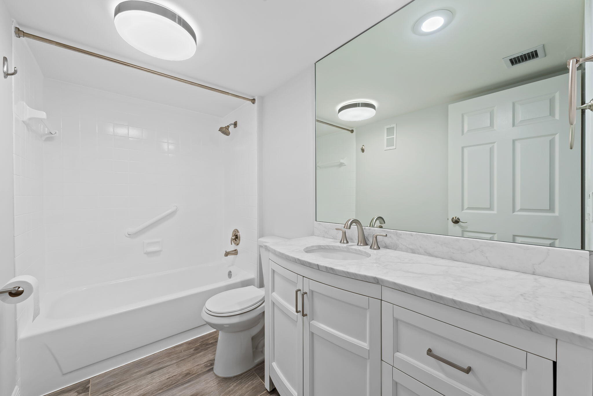 1502 Whitehall Drive 403 Property Photo 14