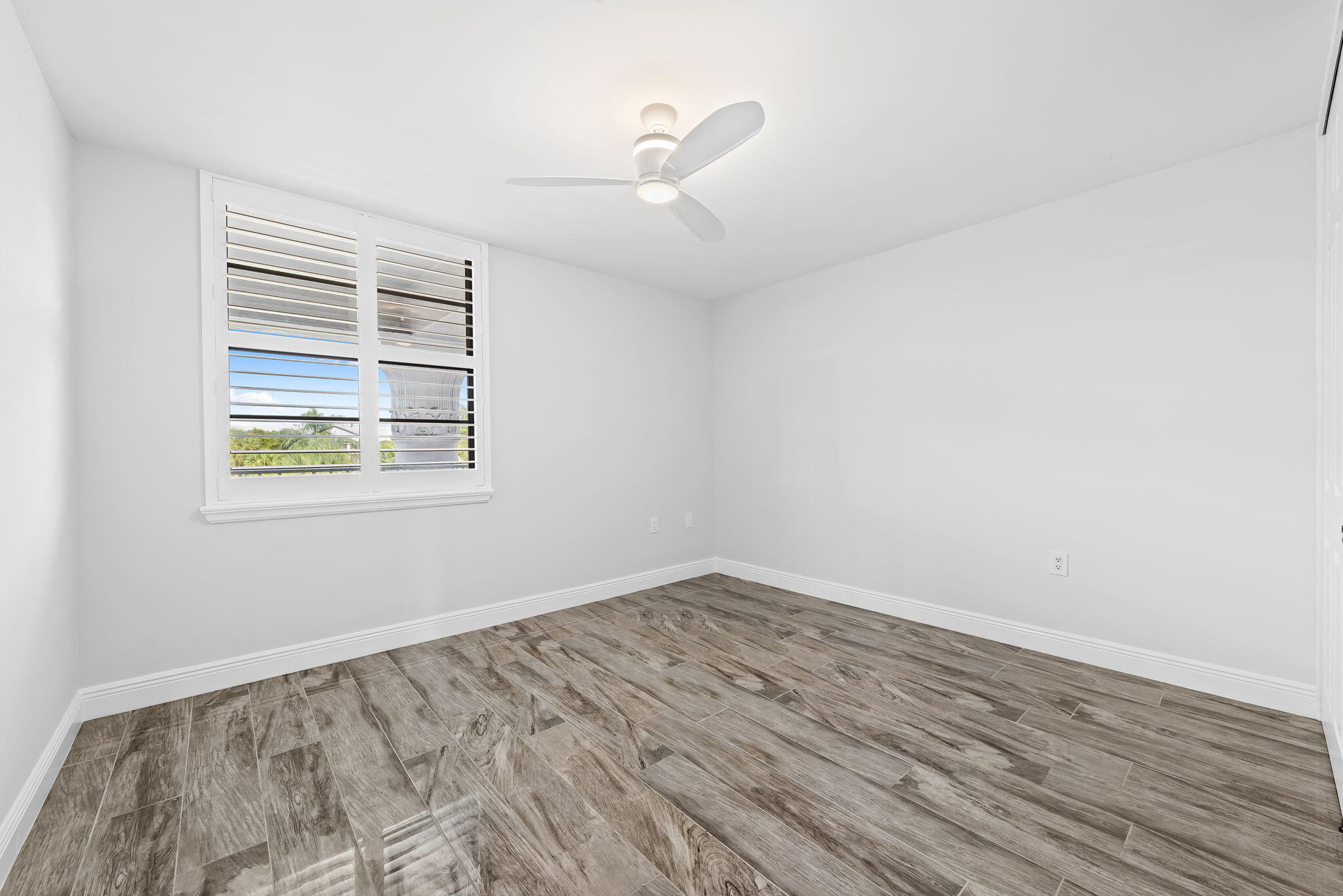 1502 Whitehall Drive 403 Property Photo 15