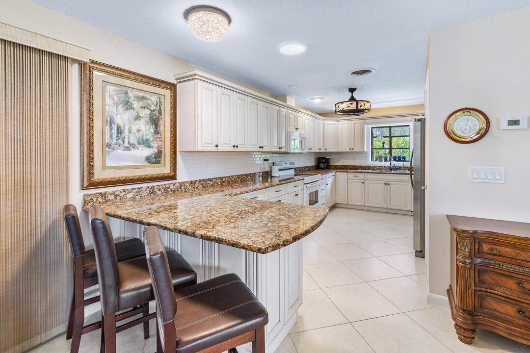 622 Sw Pine Tree Lane Property Photo 16