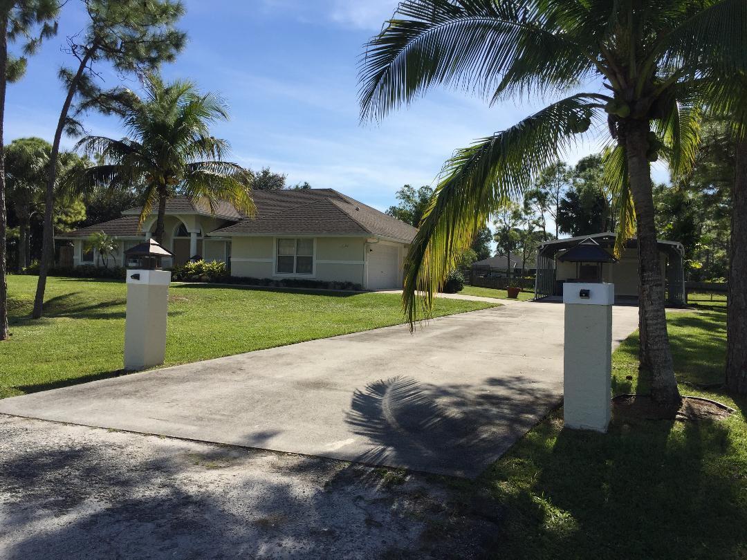 12122 78th Place N Property Photo 2