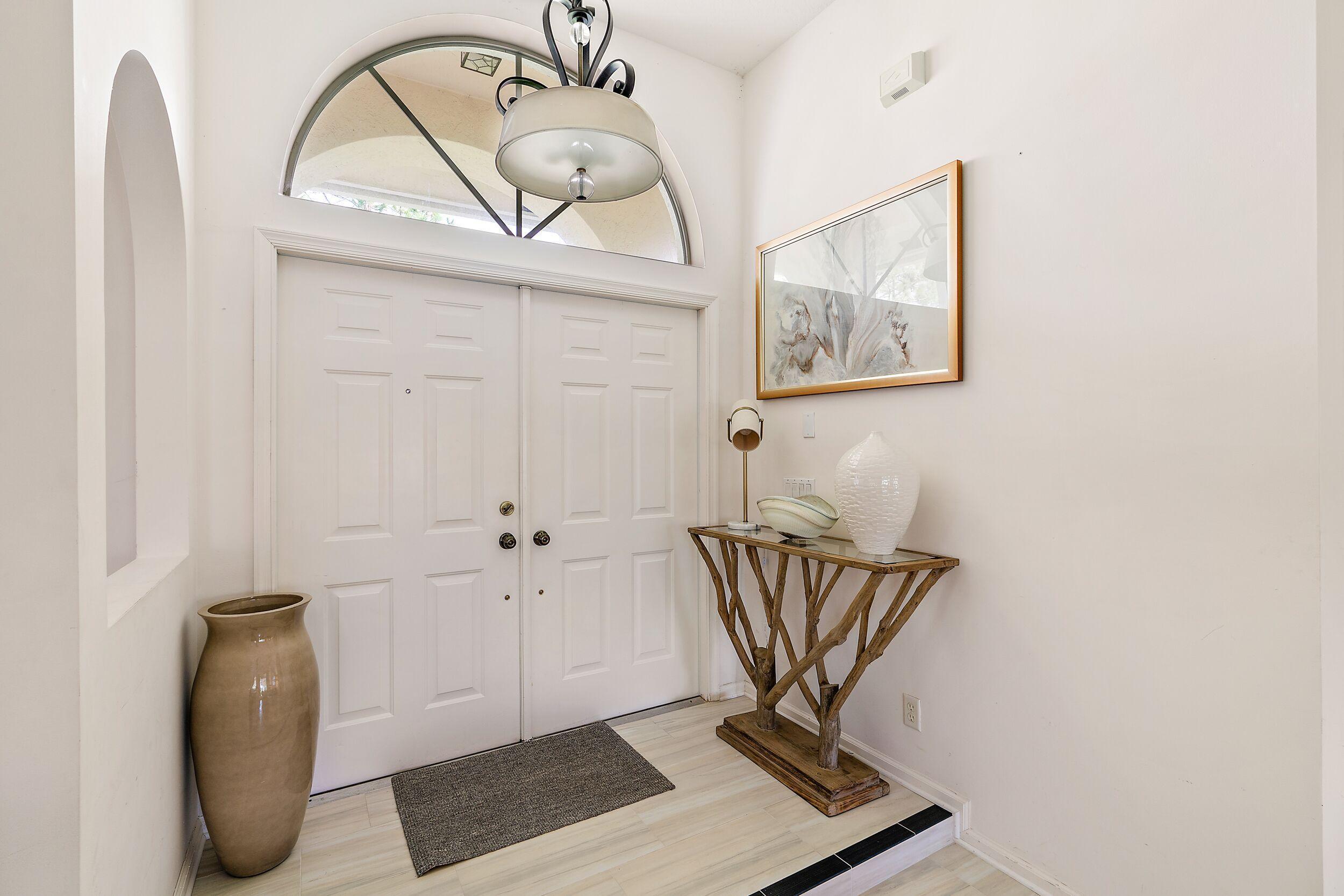 12122 78th Place N Property Photo 4