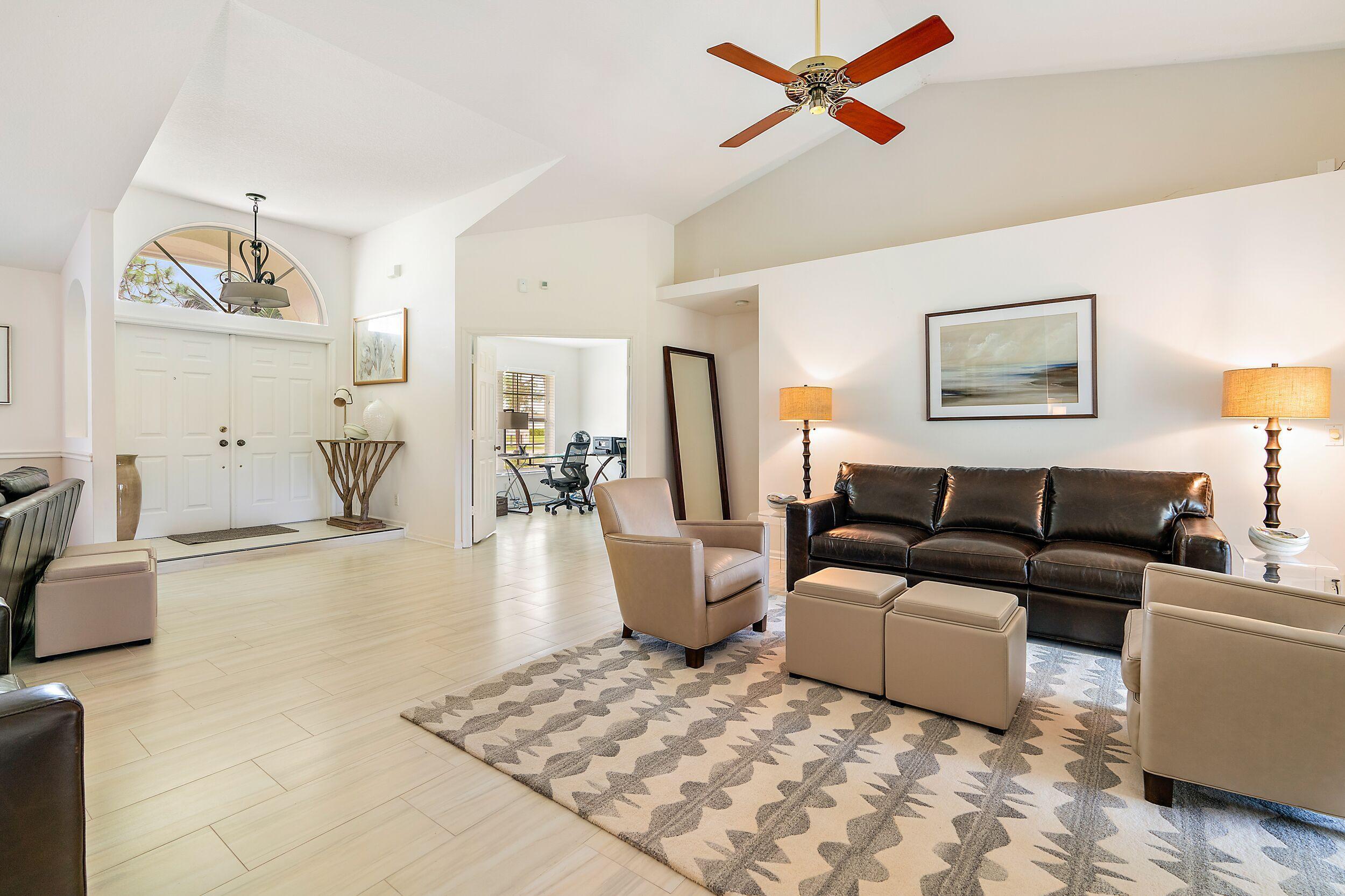12122 78th Place N Property Photo 5