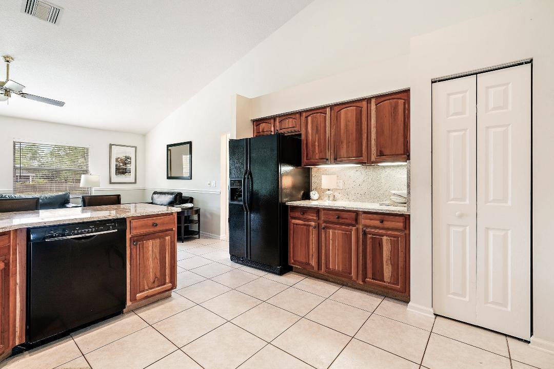 12122 78th Place N Property Photo 9