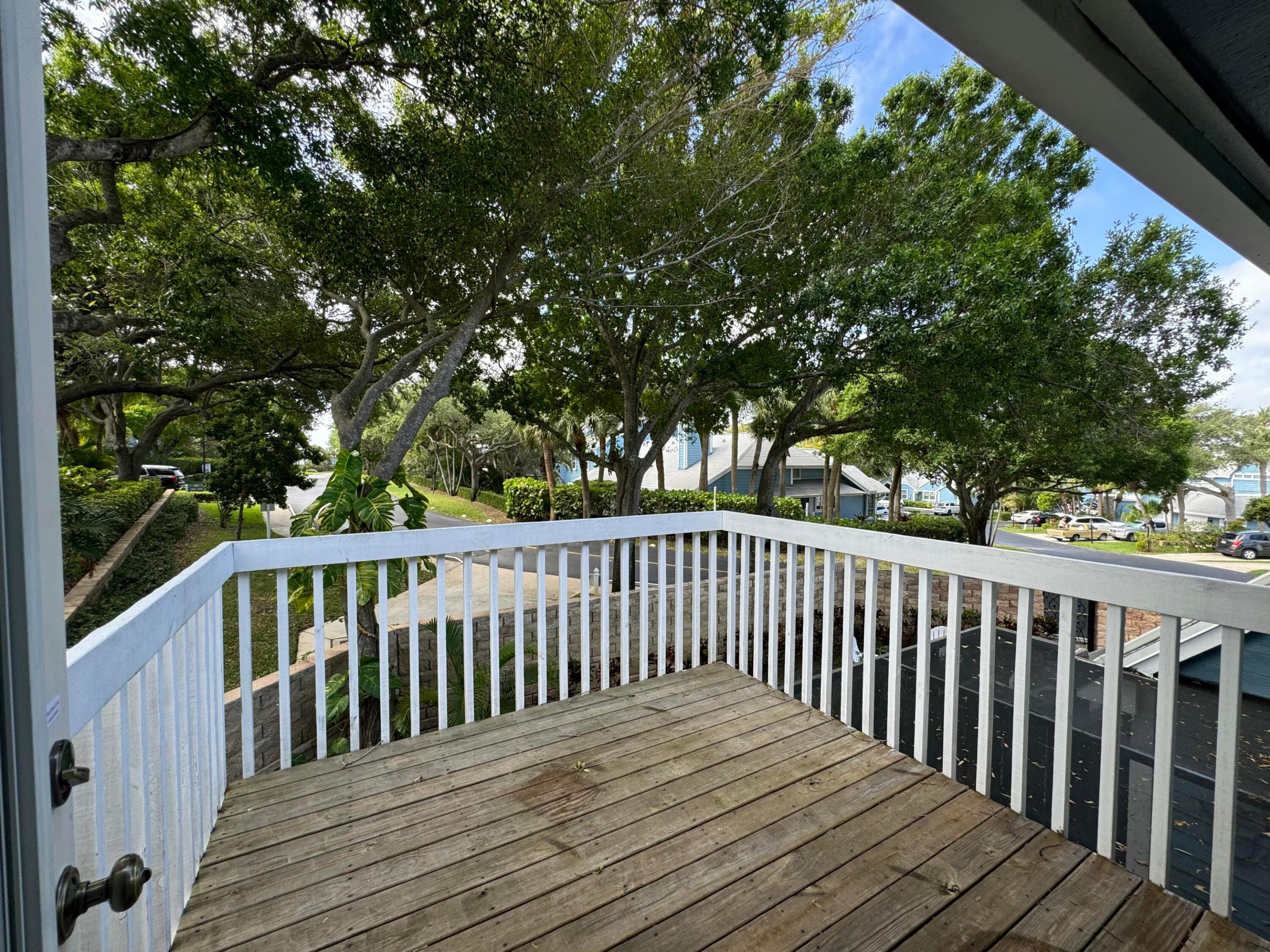 127 Ocean Dunes Circle Property Photo 18