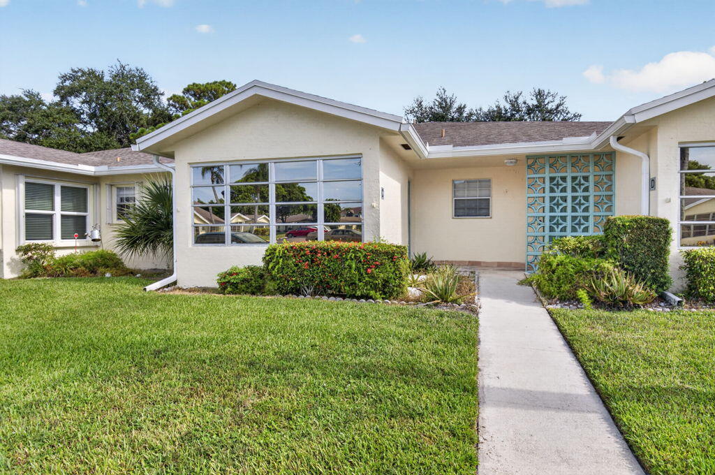 5073 LAKEFRONT Boulevard C Property Photo 1