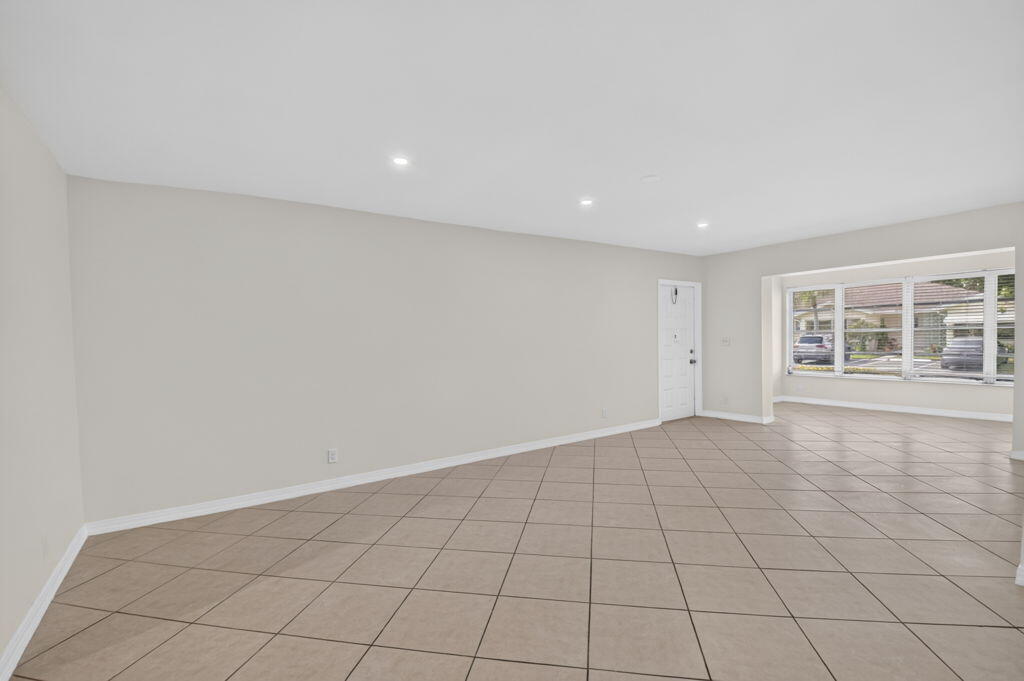 5073 Lakefront Boulevard C Property Photo 7