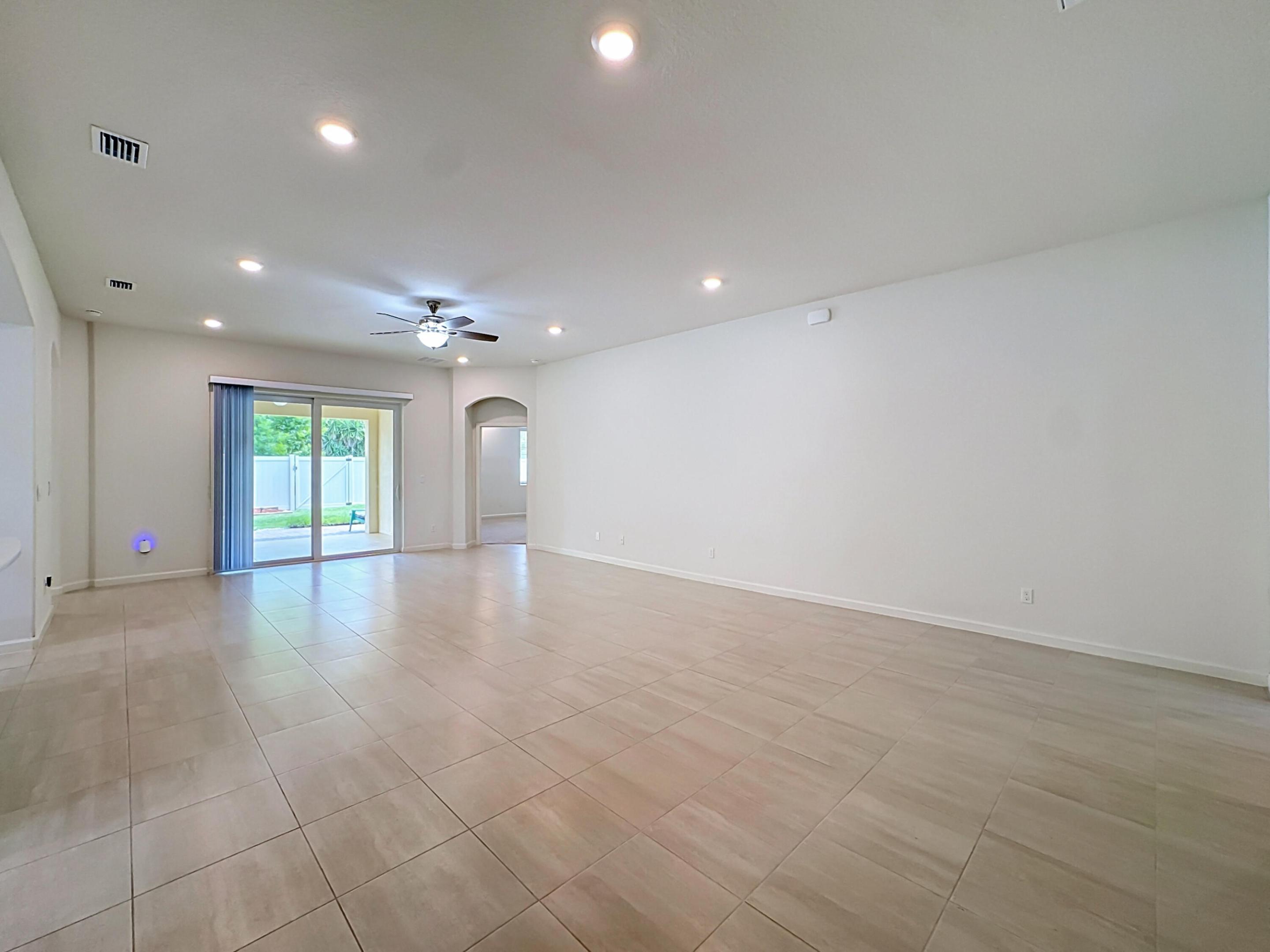 111 52nd Square Property Photo 16