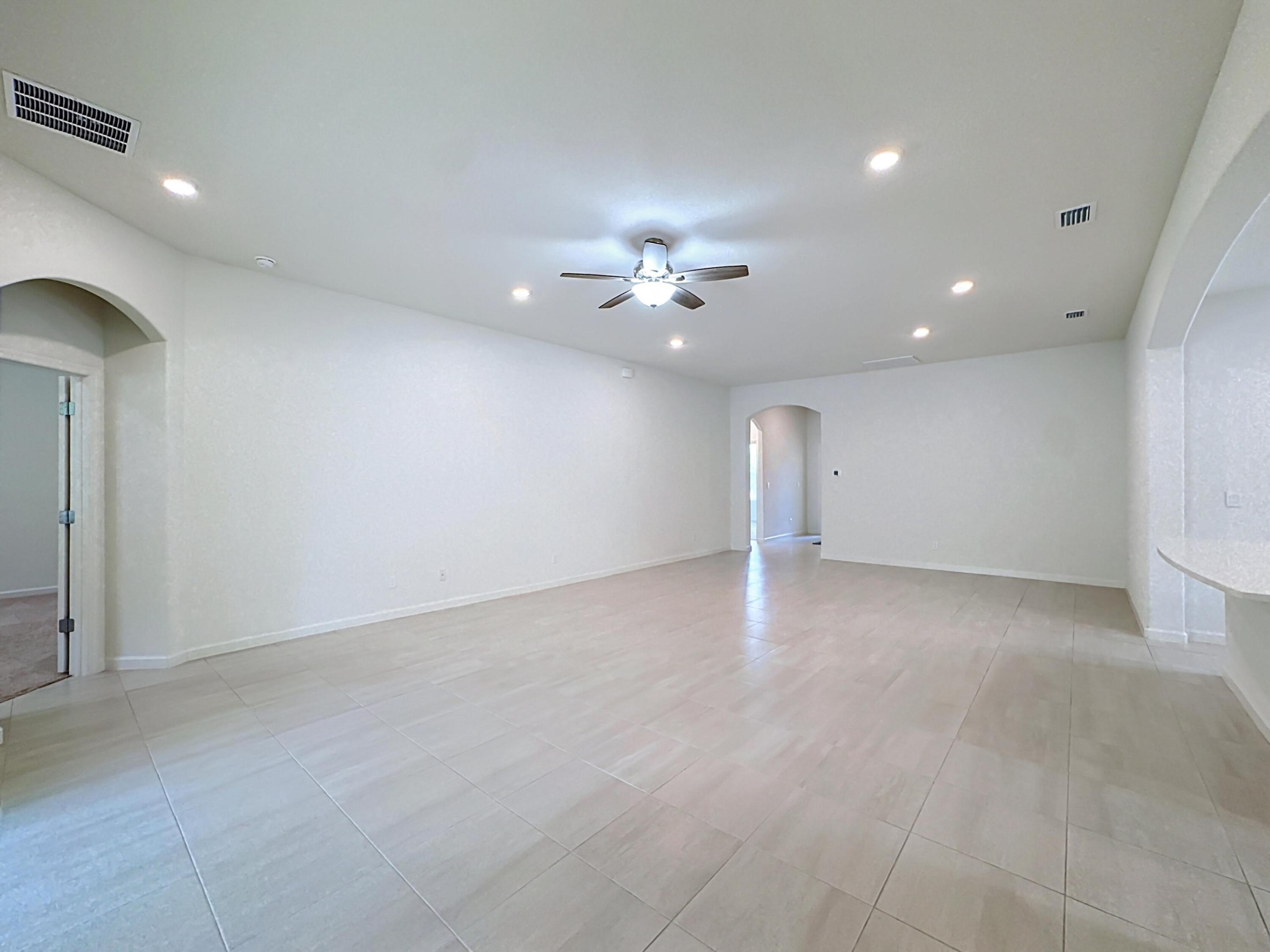 111 52nd Square Property Photo 18