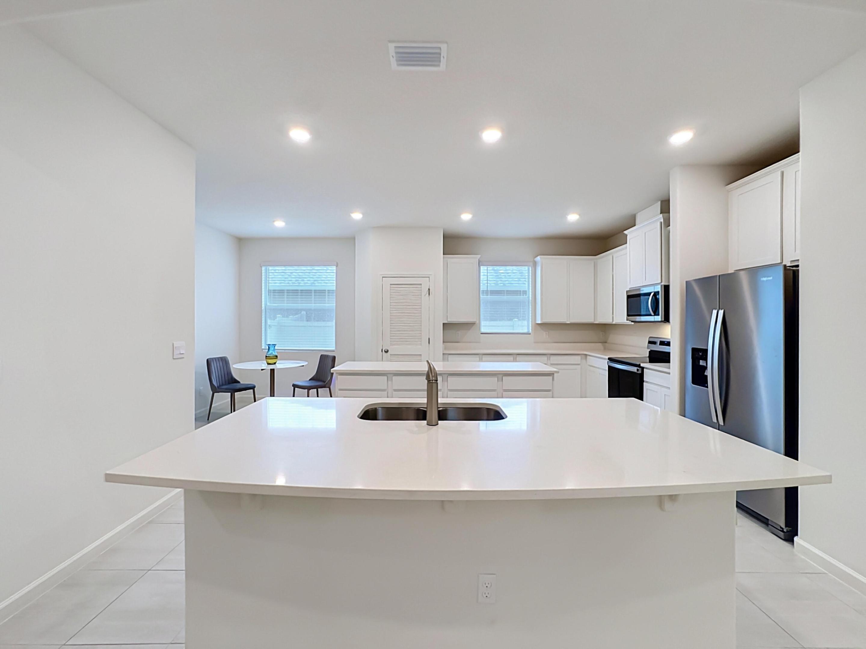 111 52nd Square Property Photo 21