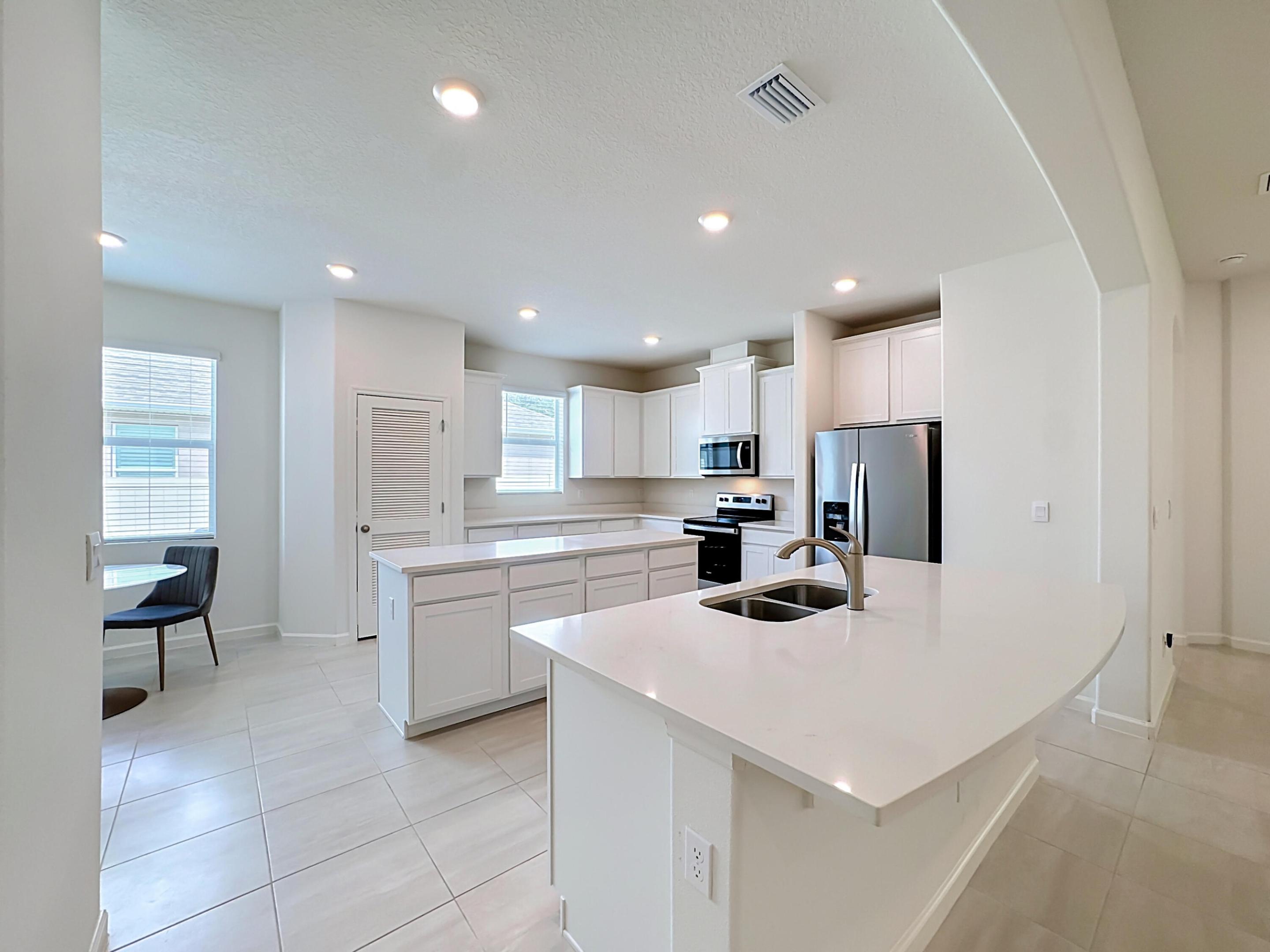 111 52nd Square Property Photo 22
