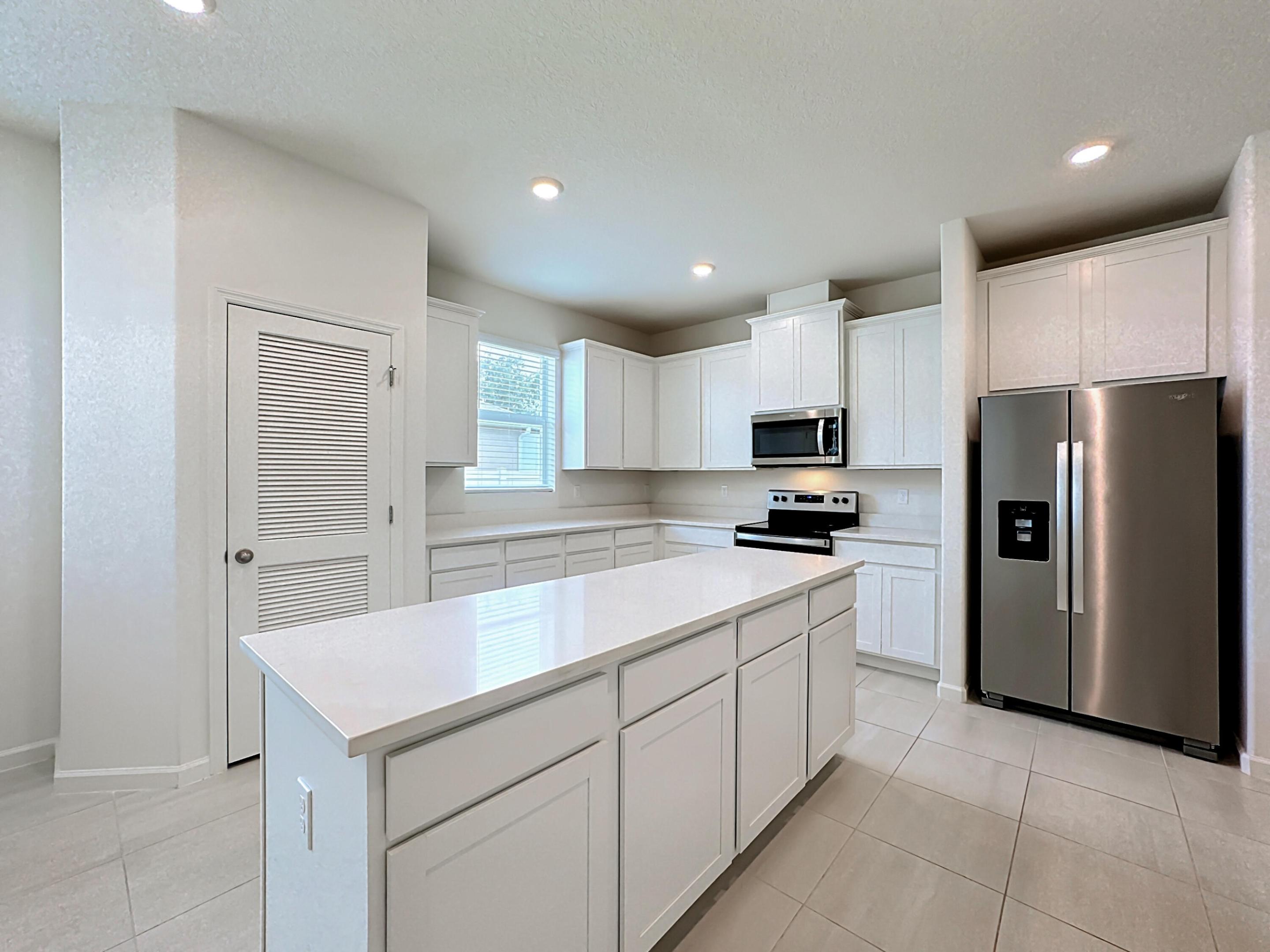111 52nd Square Property Photo 24